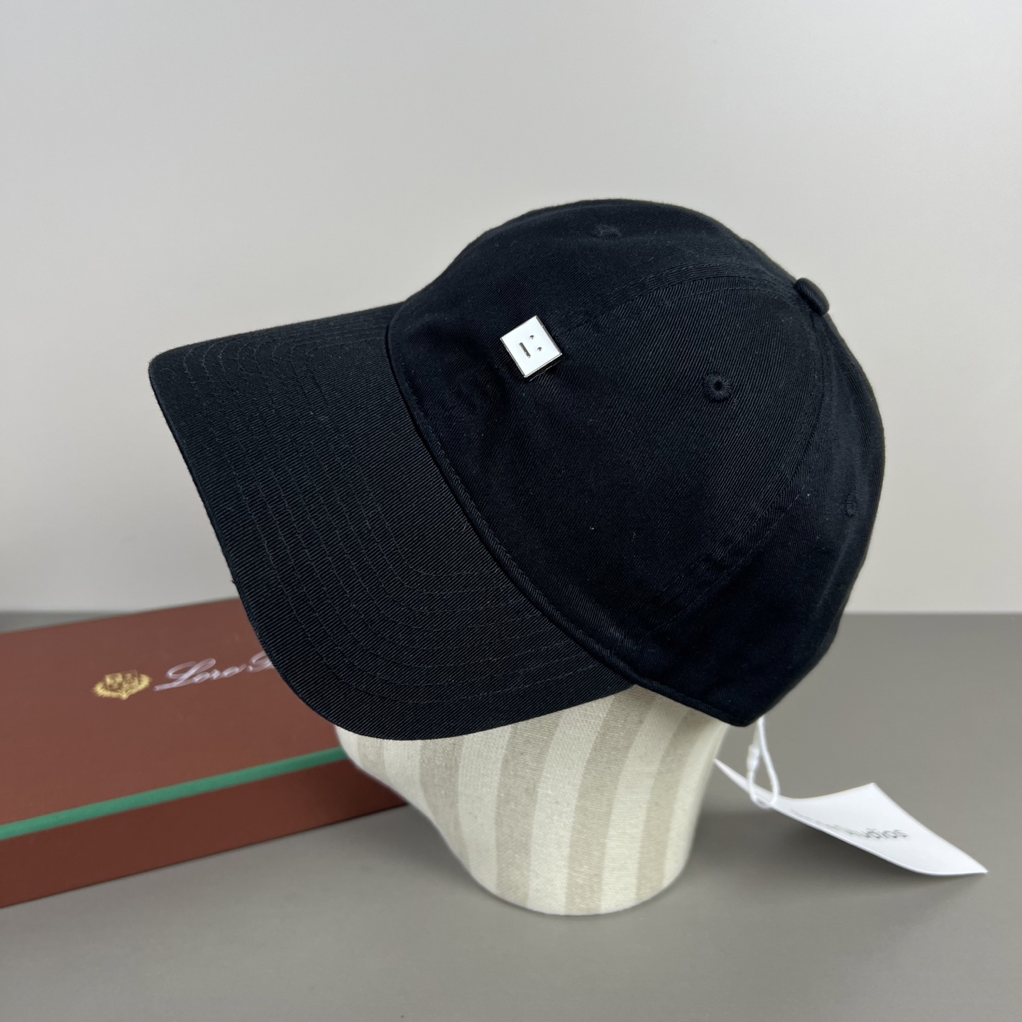 🌾Acne Studios 爱克尼笑脸男女同款 ！！它的料子是特殊定制料，选用密实的棉制成经过两次水洗工