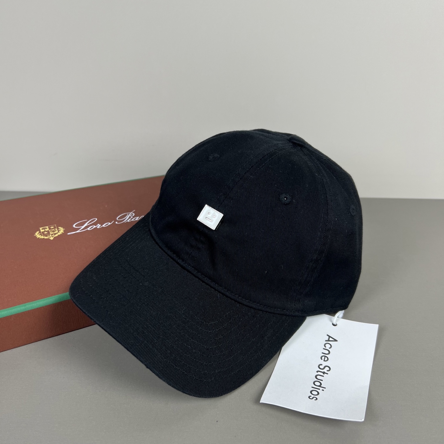 🌾Acne Studios 爱克尼笑脸男女同款 ！！它的料子是特殊定制料，选用密实的棉制成经过两次水洗工