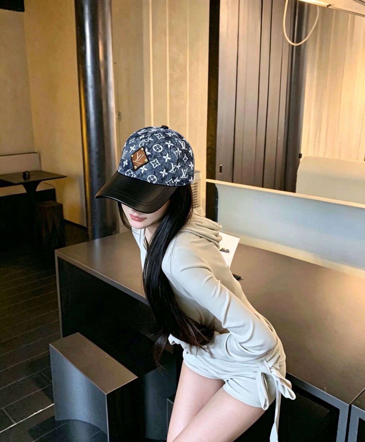 🌾🧢路易威登lv棒球帽 LouisVuitton😍新款重工打造♥️高端大气，百搭款🤗男女通用！
