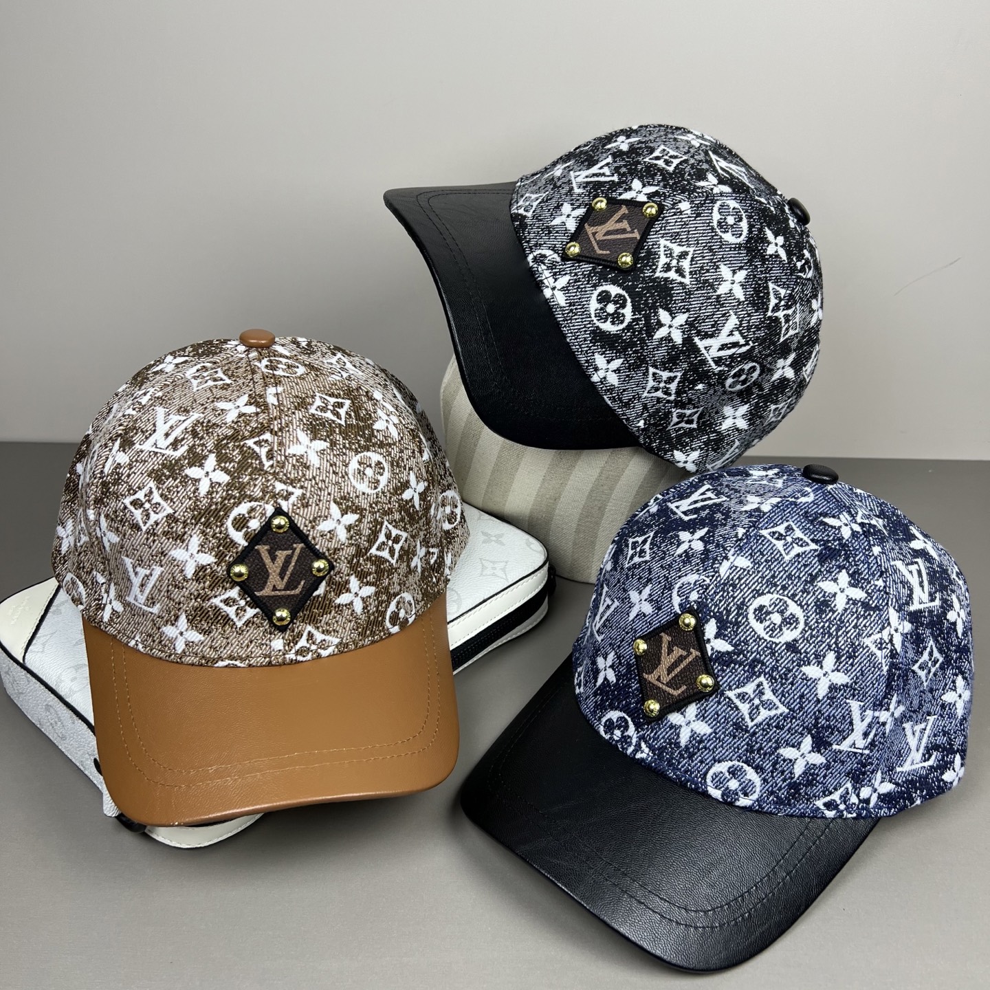 🌾🧢路易威登lv棒球帽 LouisVuitton😍新款重工打造♥️高端大气，百搭款🤗男女通用！