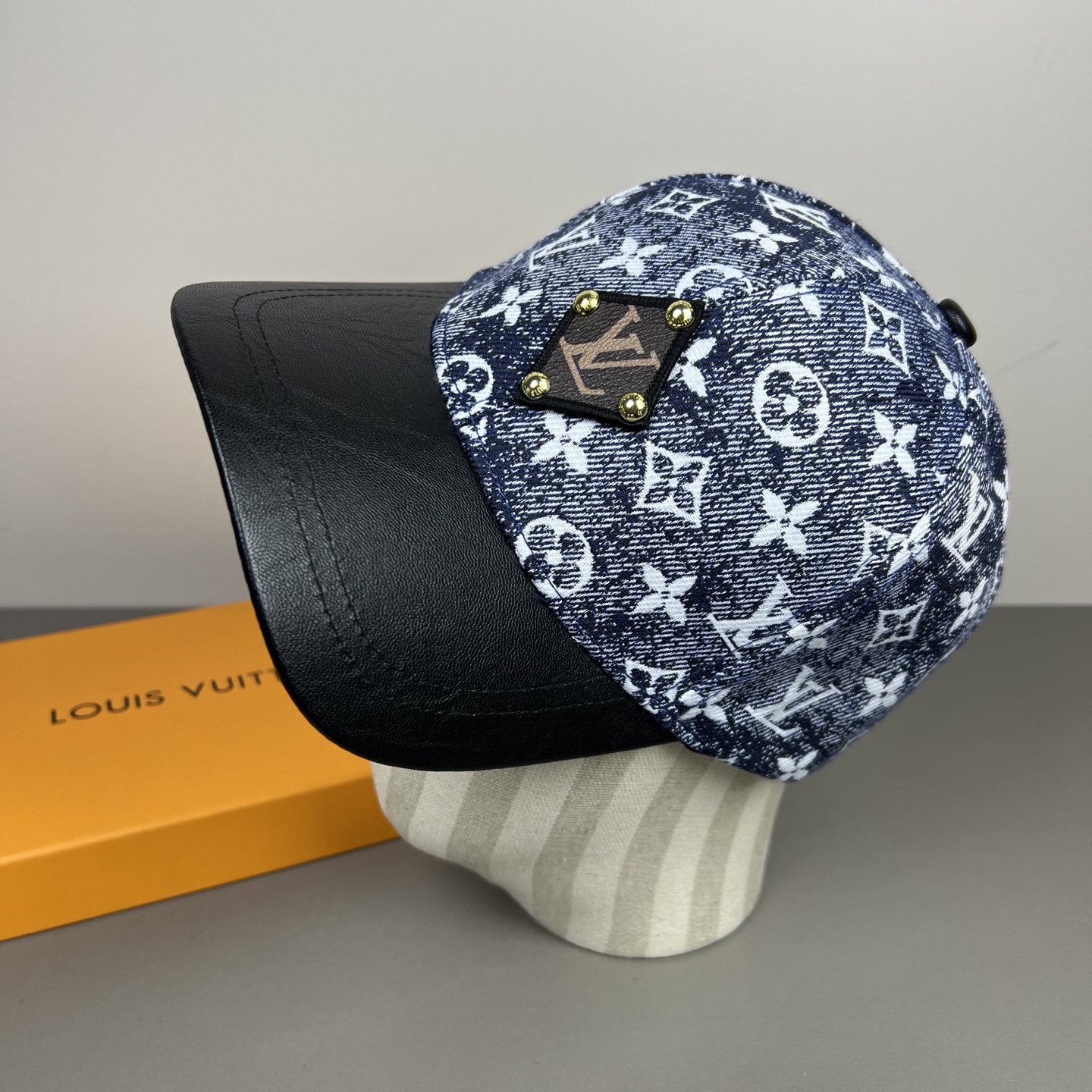 🌾🧢路易威登lv棒球帽 LouisVuitton😍新款重工打造♥️高端大气，百搭款🤗男女通用！