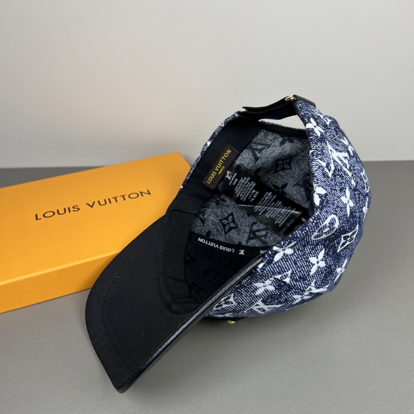 🌾🧢路易威登lv棒球帽 LouisVuitton😍新款重工打造♥️高端大气，百搭款🤗男女通用！