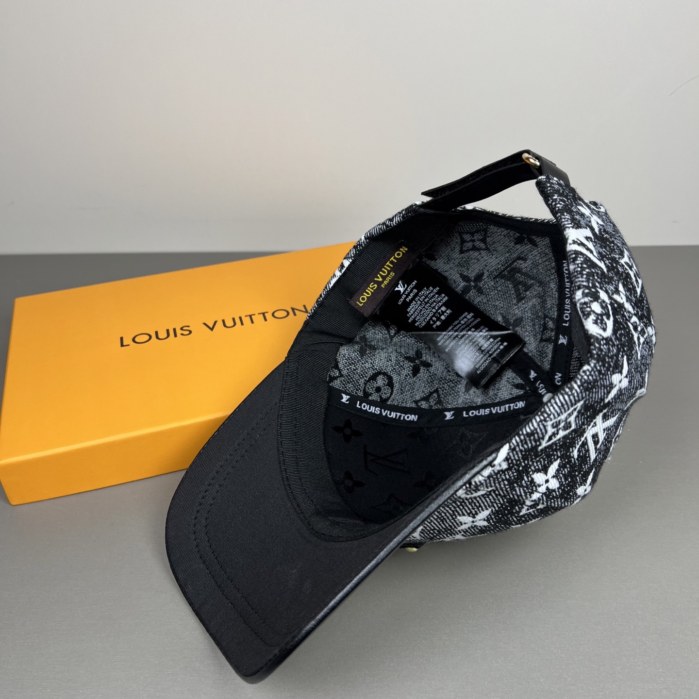 🌾🧢路易威登lv棒球帽 LouisVuitton😍新款重工打造♥️高端大气，百搭款🤗男女通用！