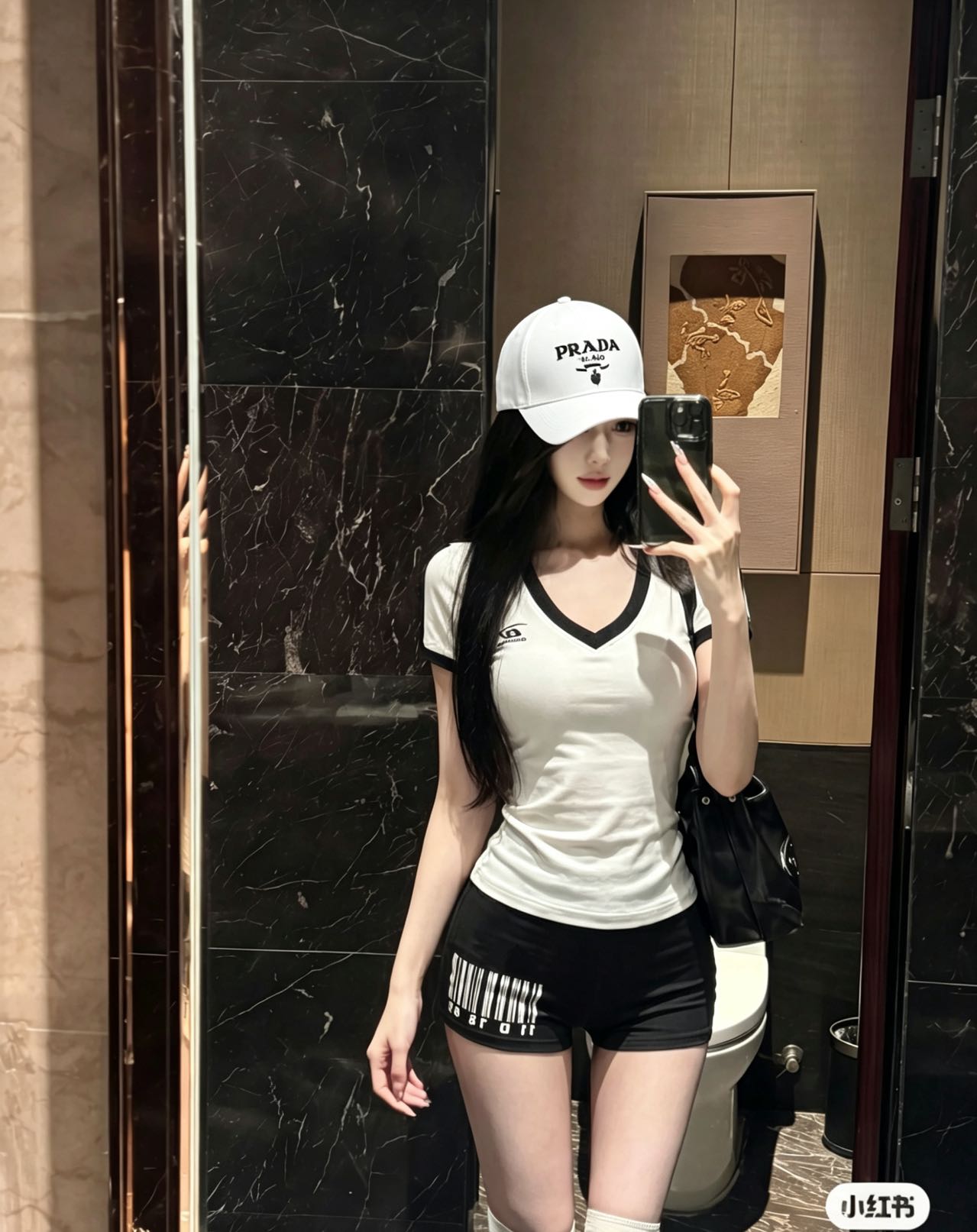 P普拉达Prada 经典三角标棒球帽🧢万能必留款 戴一万年都好看 日常刚需 颜色完美 帽型正点 简直谁戴