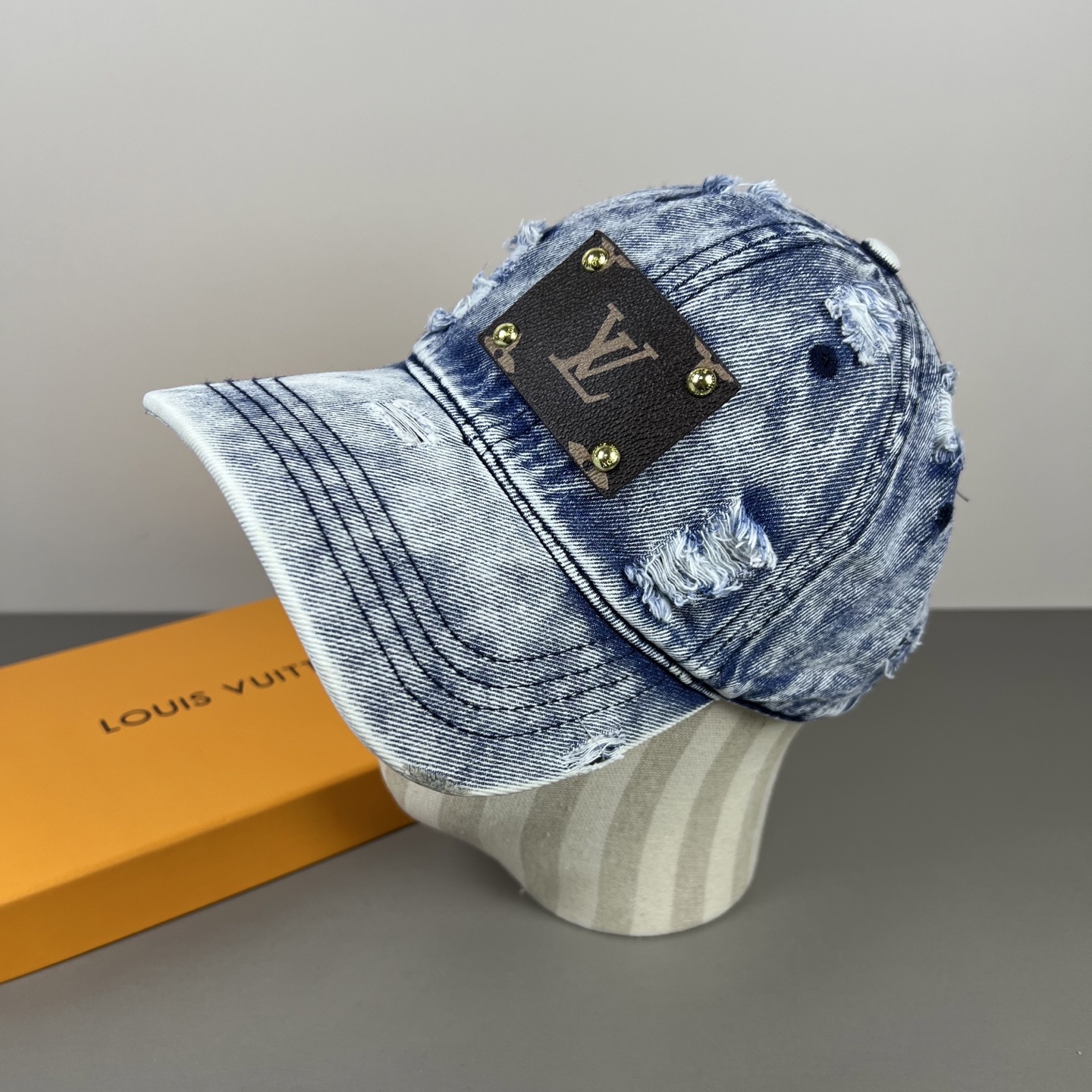 Louis Vuitton LouisVuitton 新款重工打造 高端 ，百搭款