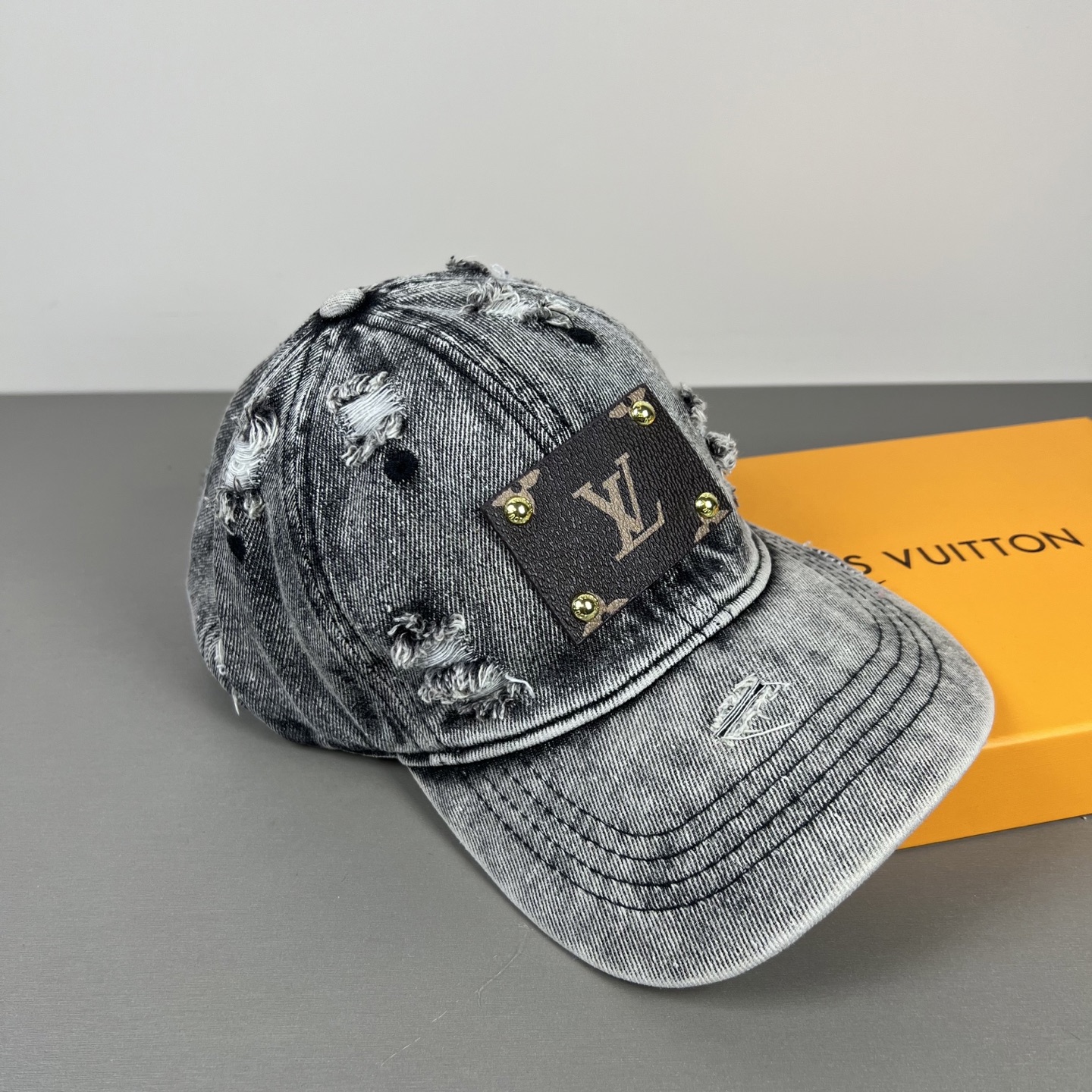 Louis Vuitton LouisVuitton 新款重工打造 高端 ，百搭款
