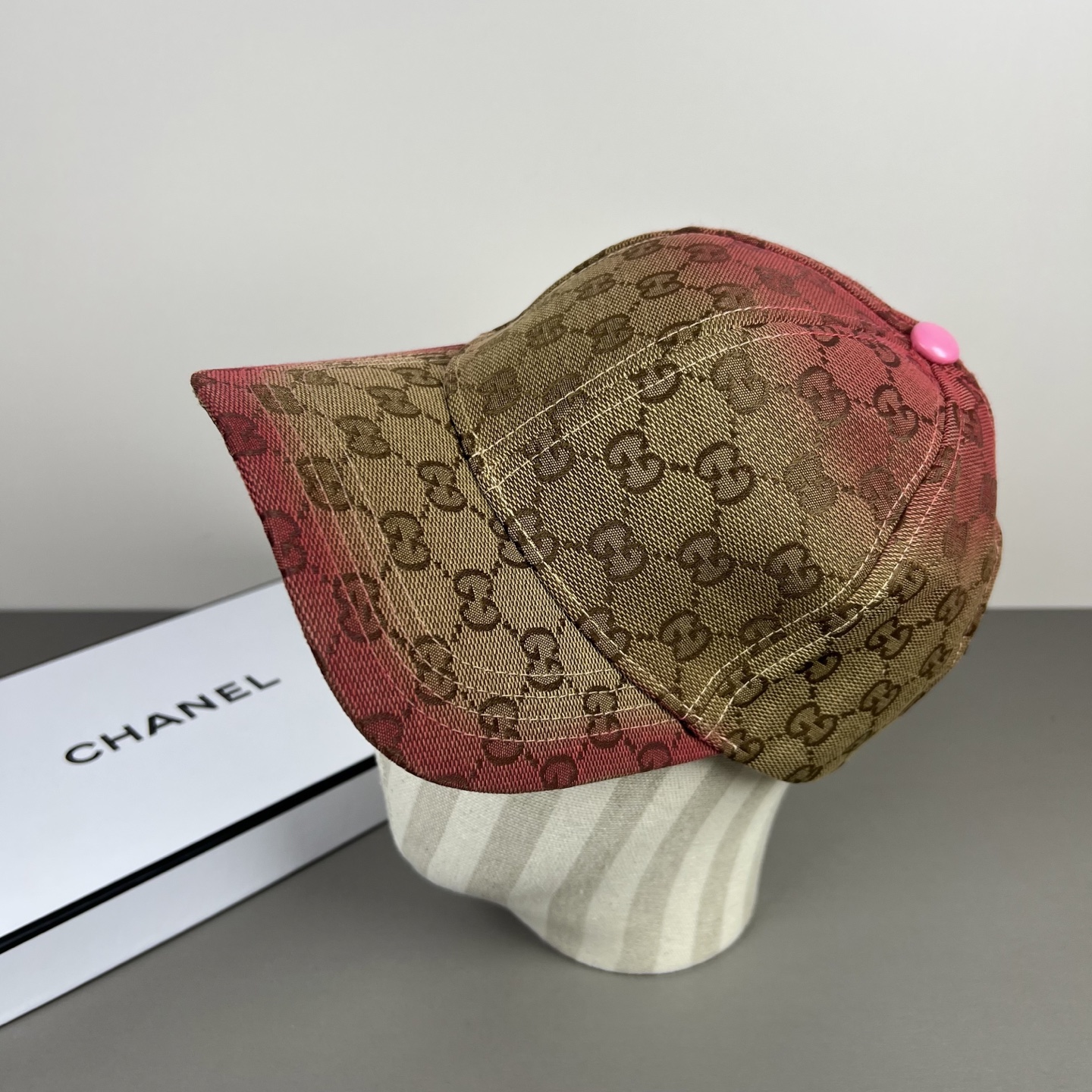 Gucci GUCCI，棒球帽，火爆来袭 工艺非常精美 高档 上档次 低调奢华，方便携带 跑量