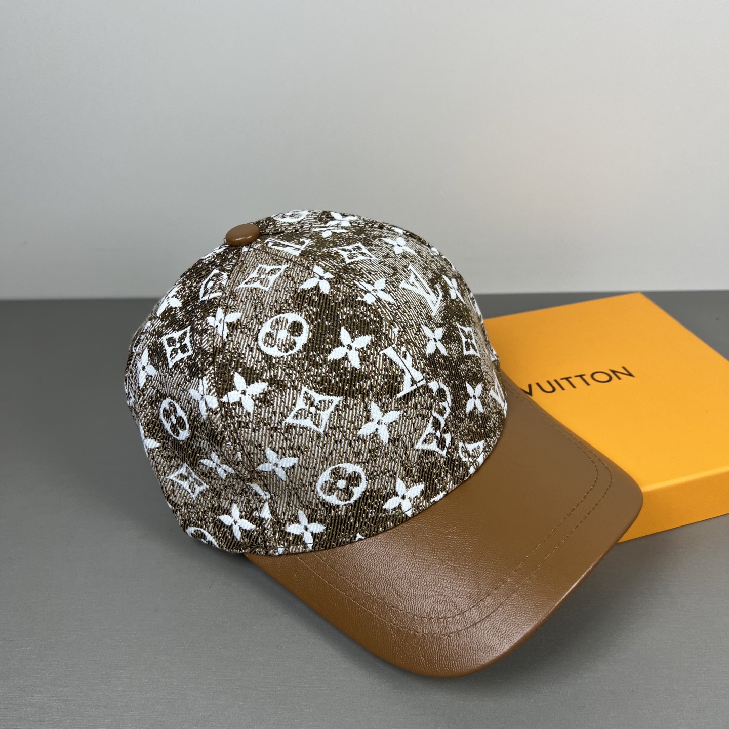 Louis Vuitton LouisVuitton 新款LV棒球帽，重工打造 高端 ，百搭款