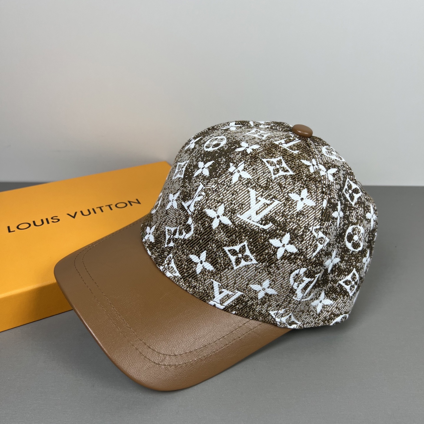 Louis Vuitton LouisVuitton 新款LV棒球帽，重工打造 高端 ，百搭款