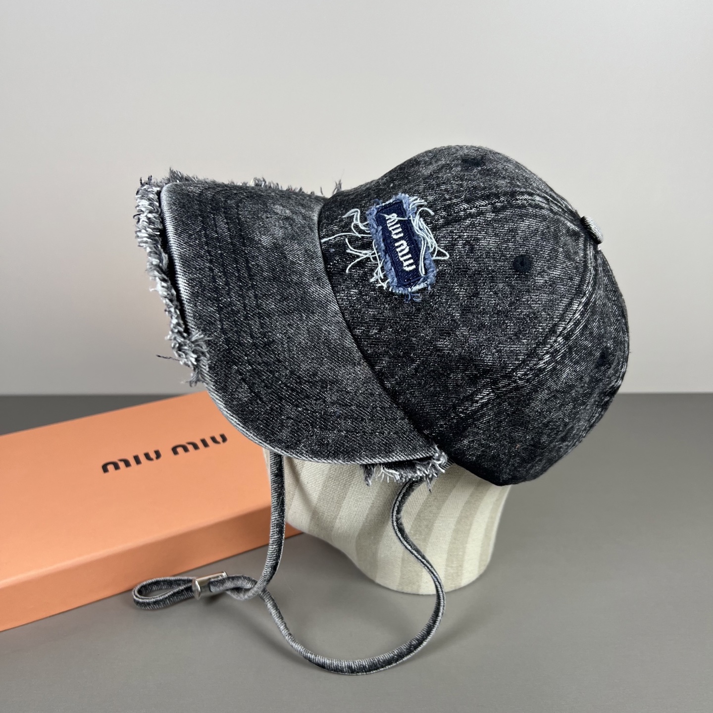 Miu Miu 新款棒球帽，百搭日常款～出街