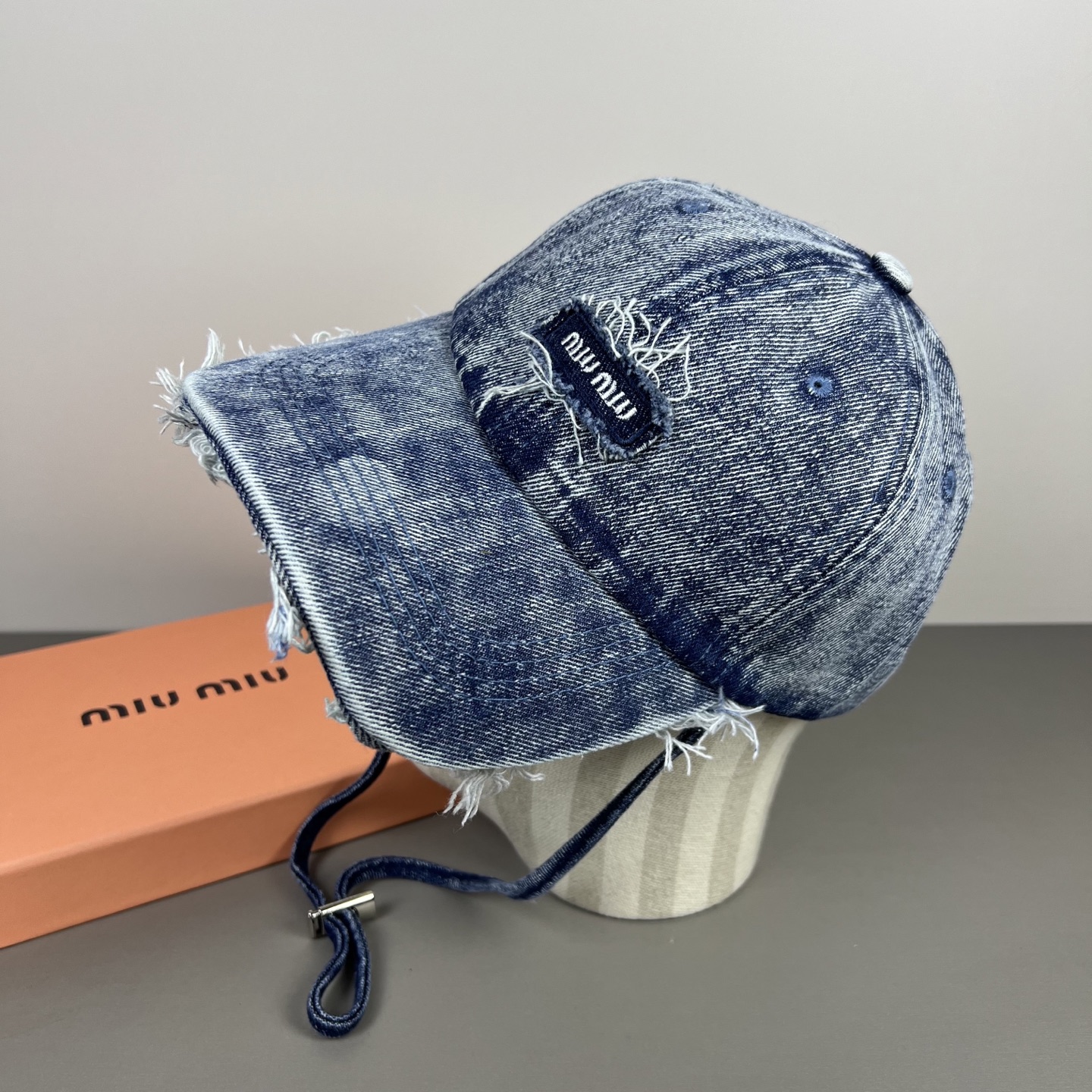 Miu Miu 新款棒球帽，百搭日常款～出街