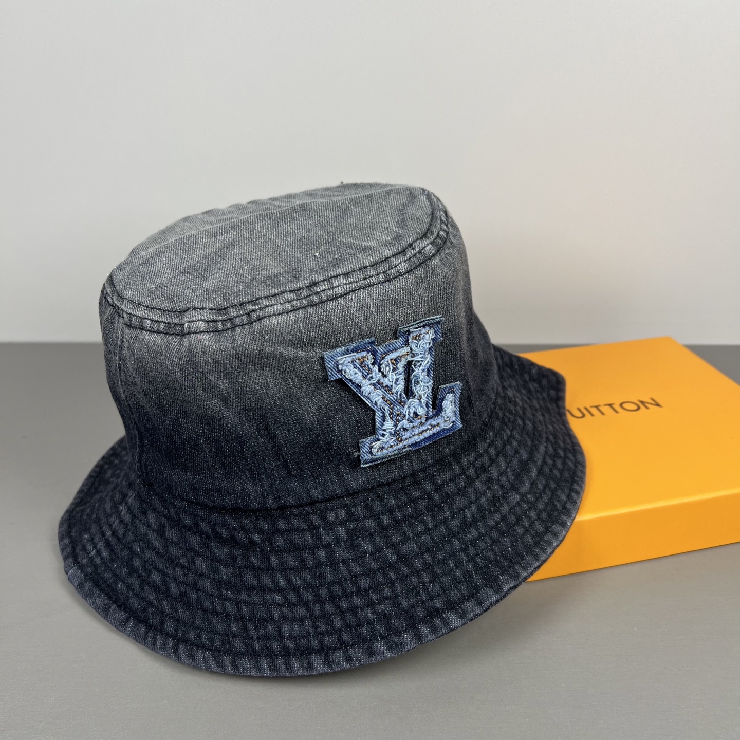Louis Vuitton 75，牛仔非常 的 ，四季可用，出门 ，非常显脸小