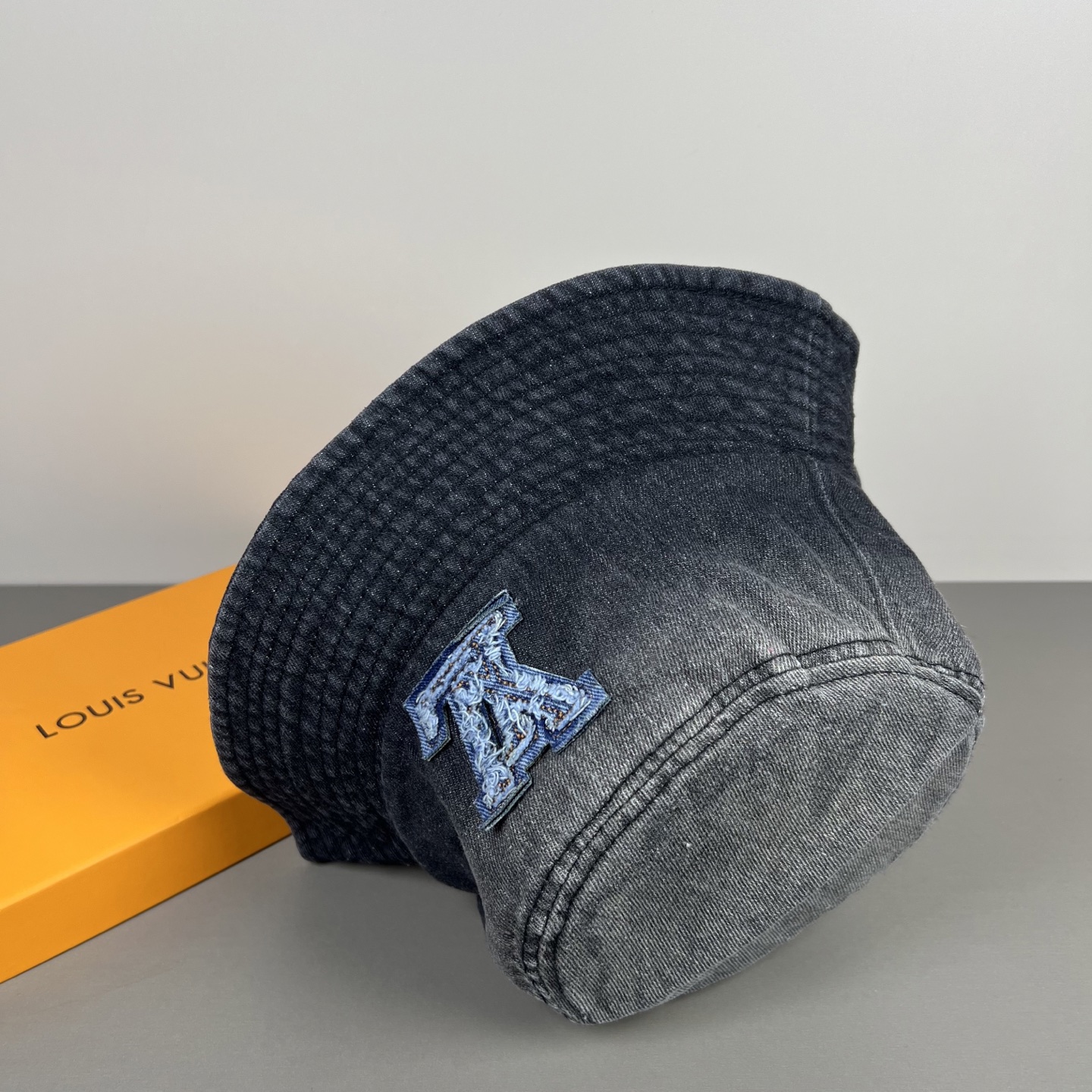 Louis Vuitton 75，牛仔非常 的 ，四季可用，出门 ，非常显脸小
