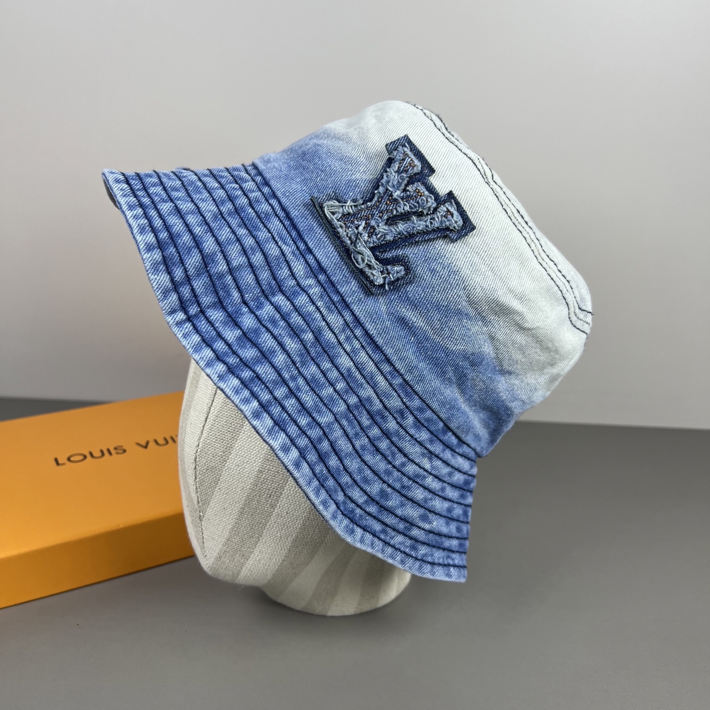 Louis Vuitton 75，牛仔非常 的 ，四季可用，出门 ，非常显脸小