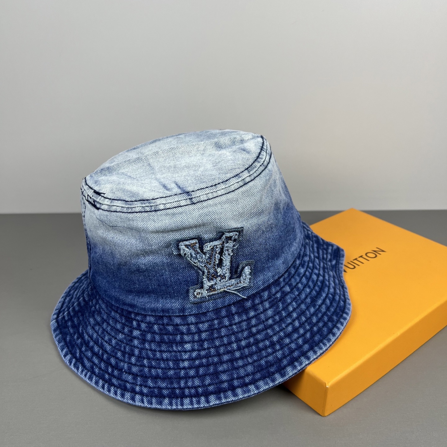 Louis Vuitton 75，牛仔非常 的 ，四季可用，出门 ，非常显脸小