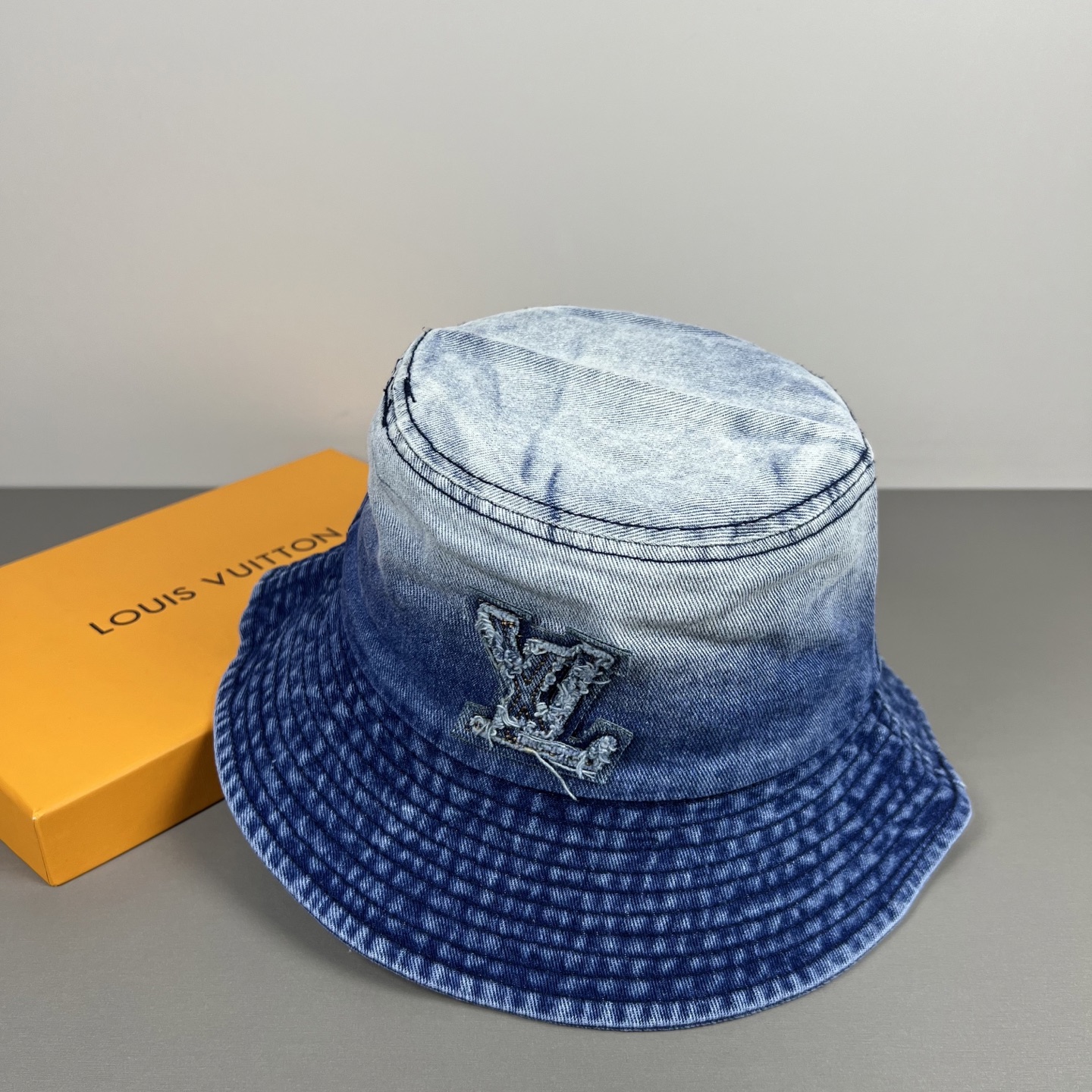 Louis Vuitton 75，牛仔非常 的 ，四季可用，出门 ，非常显脸小