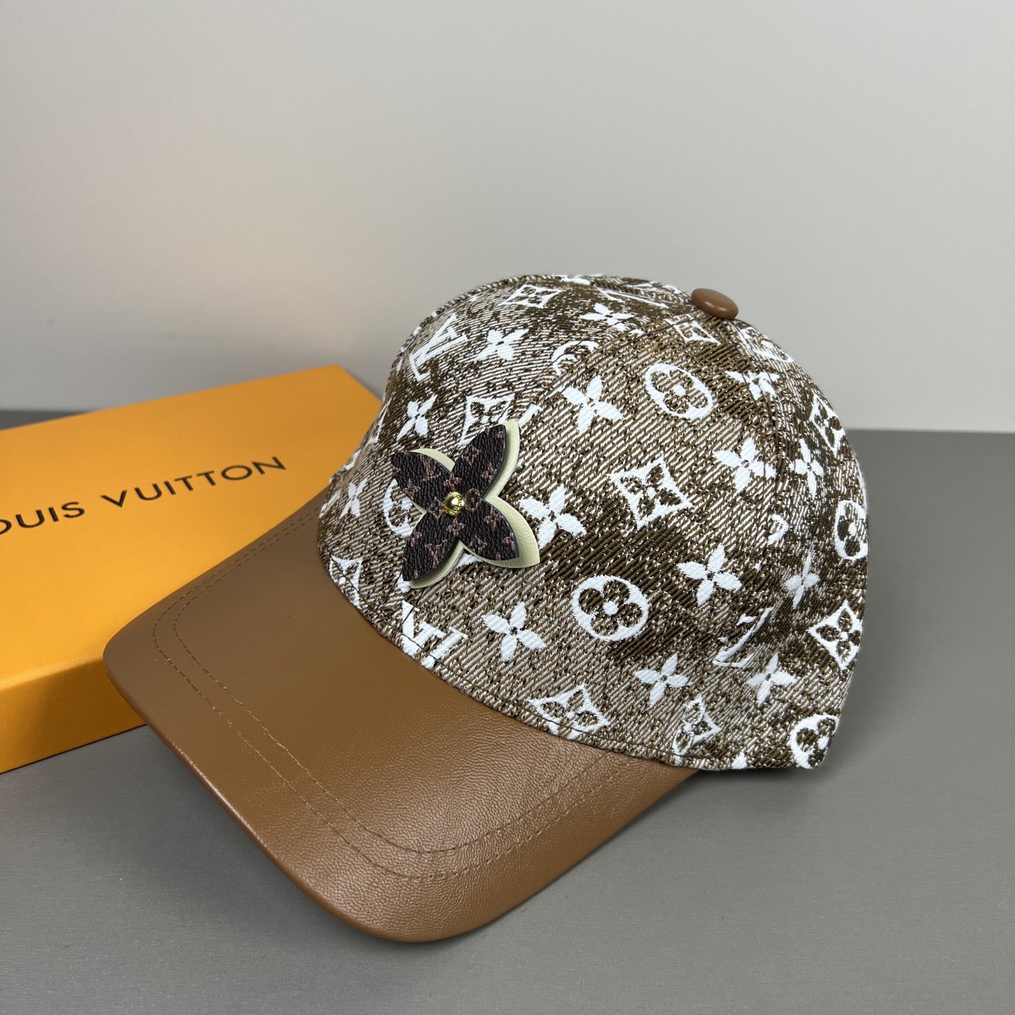 Louis Vuitton LouisVuitton 新款LV棒球帽，重工打造 高端 ，百搭款