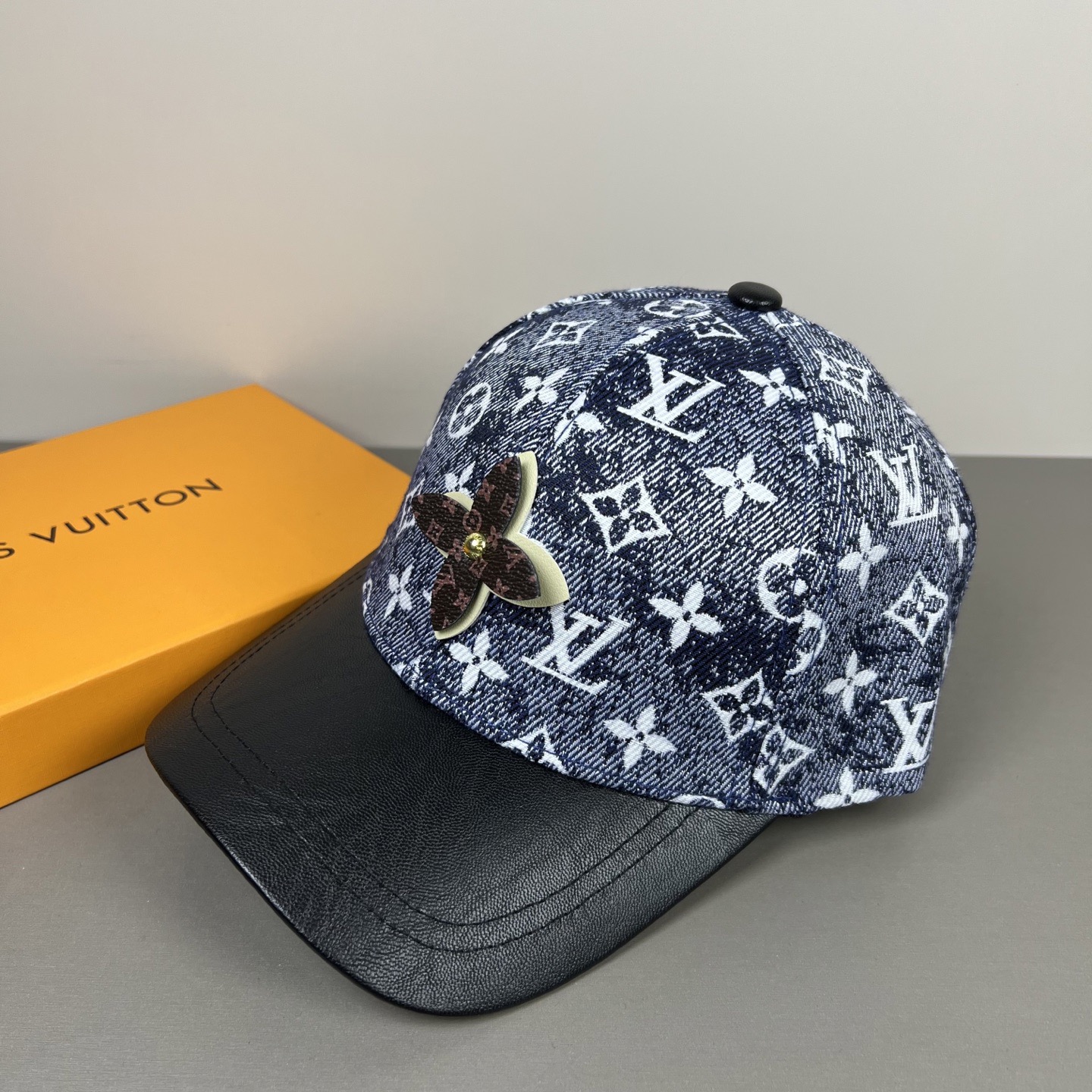 Louis Vuitton LouisVuitton 新款LV棒球帽，重工打造 高端 ，百搭款