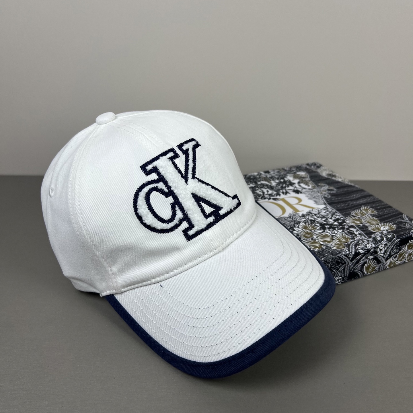 经典款，Calvin Klein，CK刺绣logo，请认准高端品质市场唯一对版，小红书推荐，时尚百搭，众