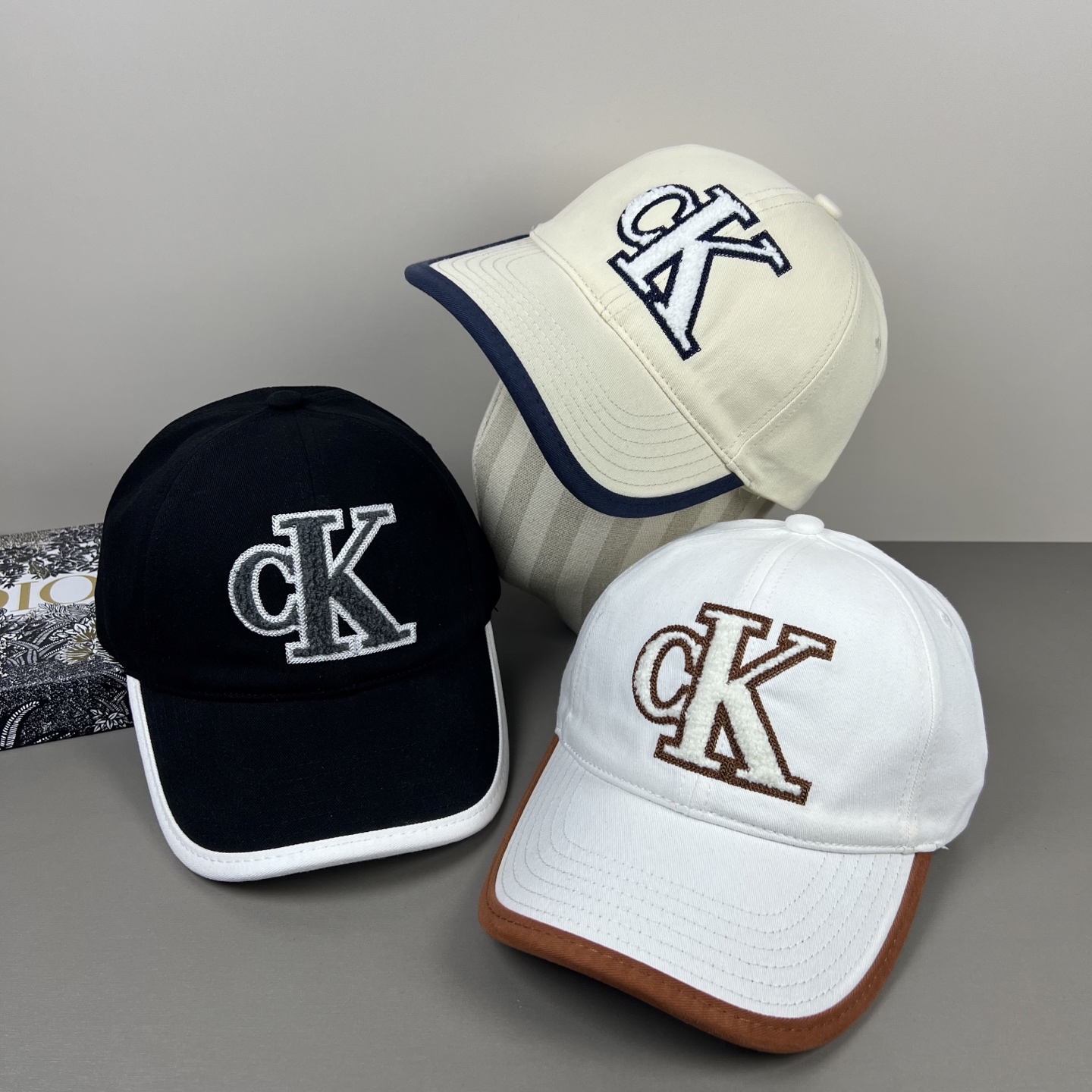 经典款，Calvin Klein，CK刺绣logo，请认准高端品质市场唯一对版，小红书推荐，时尚百搭，众