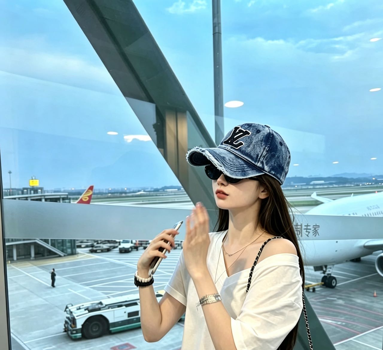 P路易威登棒球帽 LouisVuitton😍新款LV棒球帽，重工打造♥️高端大气，百搭款🤗男女通用！