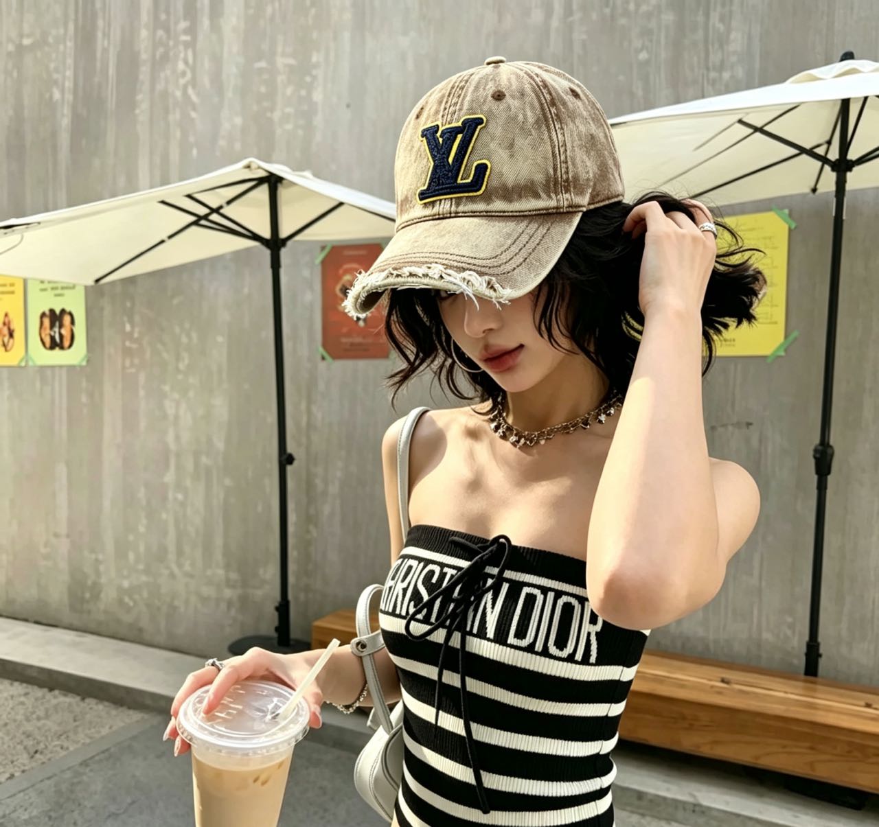 P路易威登棒球帽 LouisVuitton😍新款LV棒球帽，重工打造♥️高端大气，百搭款🤗男女通用！