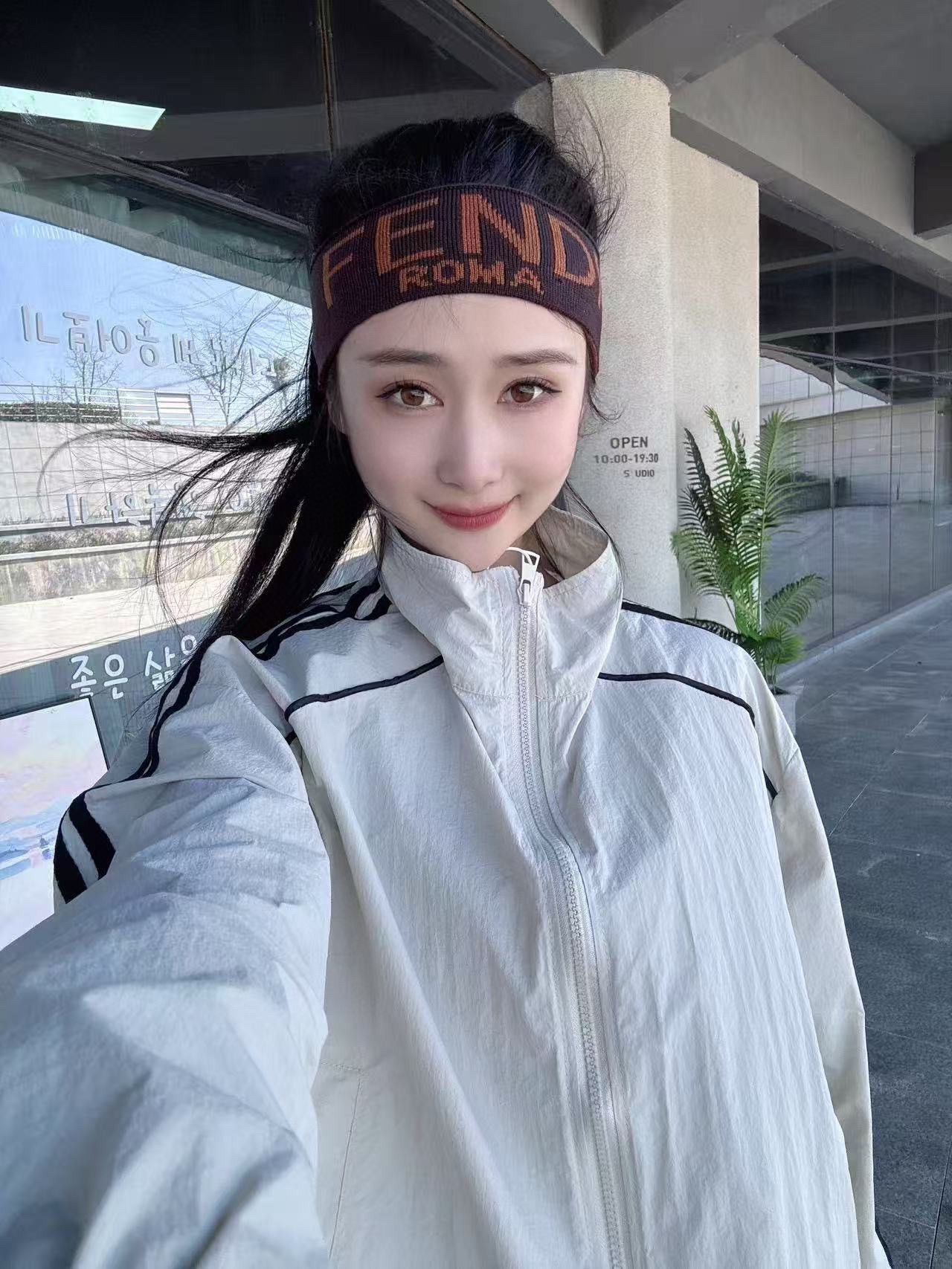 NO:883554,FENDI official website headbands, fitness headbands, styling headbands!  Suitable for all seasons, whether it is sports or fitness, traveling or styling, it is the only fashionable combination that is indispensable!  Owning it is equivalent to adding a lot of color to yourself, showing more youthful vitality and temperament!  hat, straw hat, bucket hat, baseball cap, hat, fendi, fendi, espadrilles, hats19860909芬迪FENDI 官网发带,健身发带,造型发带！一年四季都适合哦、无论运动还是健身,出门旅游还是造型设计,都是唯一少不了的时尚搭配！拥有它,等于给自己增添许多色彩,更显青春活力与气质！帽子草帽渔夫帽棒球帽,帽子,fendi,fendi,espadrilles,hats,hat
