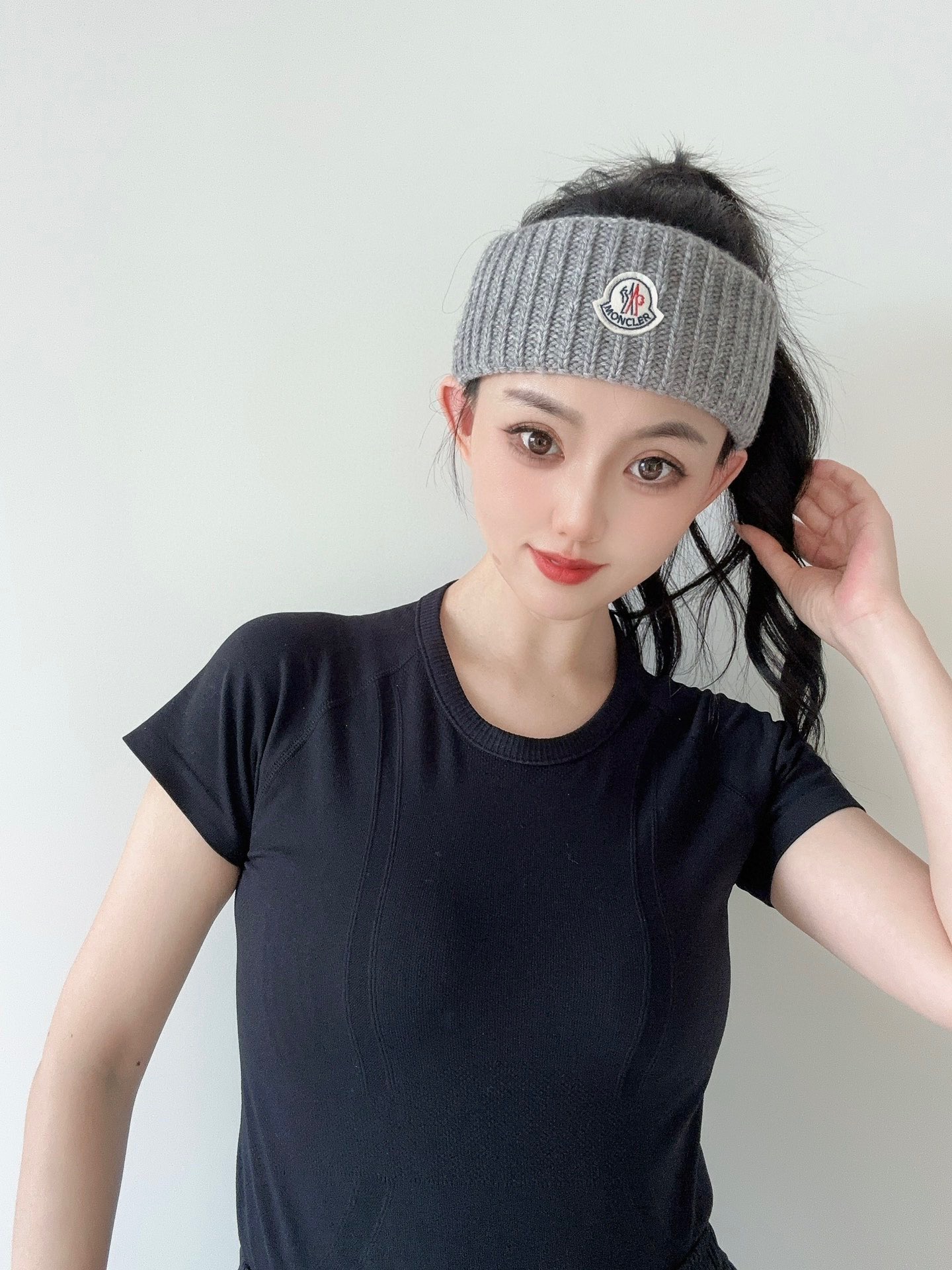 NO:883534,MONCLER official website headband, the beauty of gentle and tough knitted headband, fitness headband, styling headband!  Whether it is sports or fitness, traveling or styling, it is the only fashionable combination that is indispensable!  Owning it is equivalent to adding a lot of color to yourself, showing more youthful vitality and temperament!  Hats, straw hats, bucket hats, baseball caps, hats, Moncler, espadrilles, hats19860909MONCLER蒙口 官网发带,温柔而坚韧的针织发带之美 健身发带,造型发带！无论运动还是健身,出门旅游还是造型设计,都是唯一少不了的时尚搭配！拥有它,等于给自己增添许多色彩,更显青春活力与气质！帽子草帽渔夫帽棒球帽,帽子,Moncler,espadrilles,hats,hat