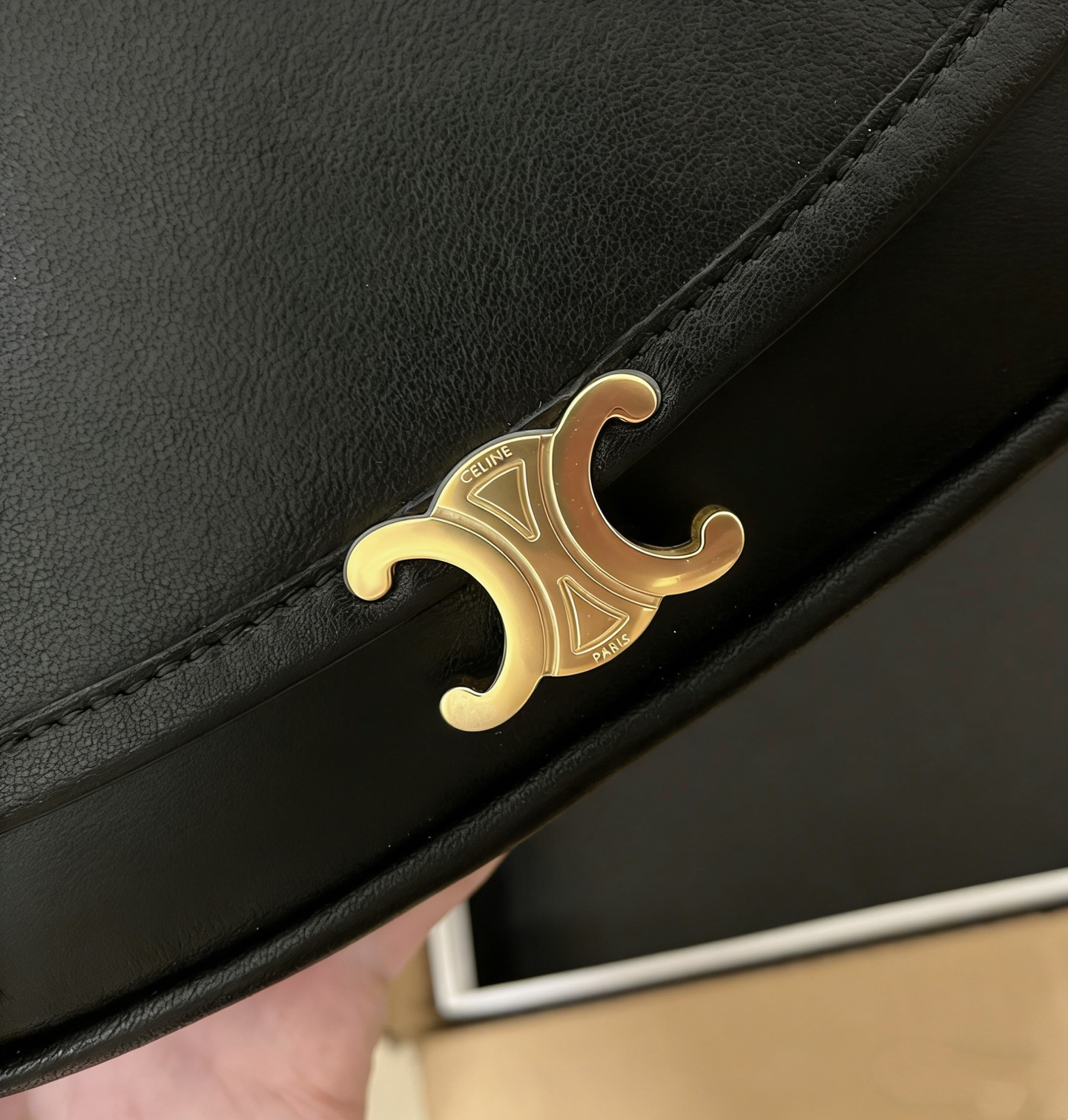 Fendi 全钢五金CE Halfmoon 半月包 mini到货