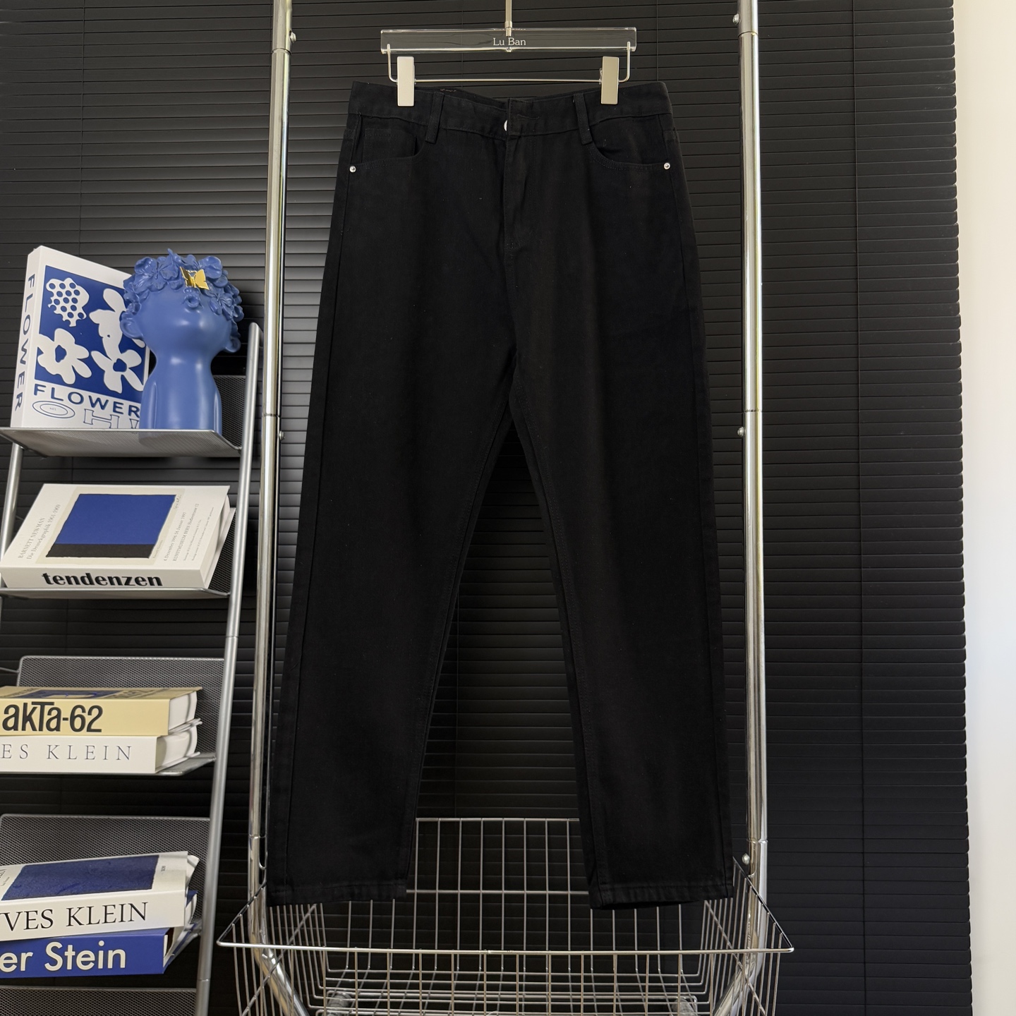 NO:431931,#674 (Arrived on the same day, available in stock) Evisu Fu Shen embroidered denim trousers for men and women, high elastic denim fabric!  The latest model of heavy counters!  Let's go!  Absolutely awesome!  The official cabinets are on sale at the same time!  The back embroidery feels three-dimensional and stylish, and the workmanship quality is not necessary. The key point is the quality of this pants. Brothers, please feel it when you receive the goods. You will definitely understand what I have prepared for your brothers. How powerful is it? If you don’t buy it, then when will you wait? Good goods must be made for color: Picture color size: M-XXL,,alexander wang19860909#674（当天到货 现货现配） Evisu福神刺绣牛仔长裤男女同款 高弹牛仔面料！重磅专柜最新款！走一波！绝对私房牛货！官网柜子同步火爆在售！后侧刺绣摸起来手感立体有型  做工品质之类 无需多言 重点是这款裤子的品质兄弟们收到货品感受一下 你一定会明白我给兄弟们准备的东西 究竟是多么的强大了 此时不入手更待何时 好货必须冲 color:图片色 size:M-XXL,,alexander wang,Men's clothing