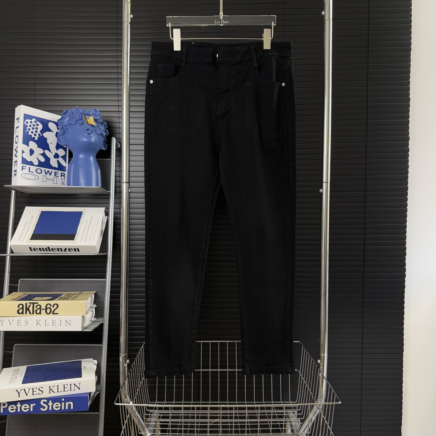 NO:431935,#675 (Arrived on the same day, available in stock) Evisu Fu Shen embroidered denim trousers for men and women, high elastic denim fabric!  The latest model of heavy counters!  Let's go!  Absolutely awesome!  The official cabinets are on sale at the same time!  The back embroidery feels three-dimensional and stylish, and the workmanship quality is not necessary. The key point is the quality of this pants. Brothers, please feel it when you receive the goods. You will definitely understand what I have prepared for your brothers. How powerful is it? If you don’t buy it, then when will you wait? Good goods must be made for color: Picture color size: M-XXL,,alexander wang19860909#675（当天到货 现货现配） Evisu福神刺绣牛仔长裤男女同款 高弹牛仔面料！重磅专柜最新款！走一波！绝对私房牛货！官网柜子同步火爆在售！后侧刺绣摸起来手感立体有型  做工品质之类 无需多言 重点是这款裤子的品质兄弟们收到货品感受一下 你一定会明白我给兄弟们准备的东西 究竟是多么的强大了 此时不入手更待何时 好货必须冲 color:图片色 size:M-XXL,,alexander wang,Men's clothing