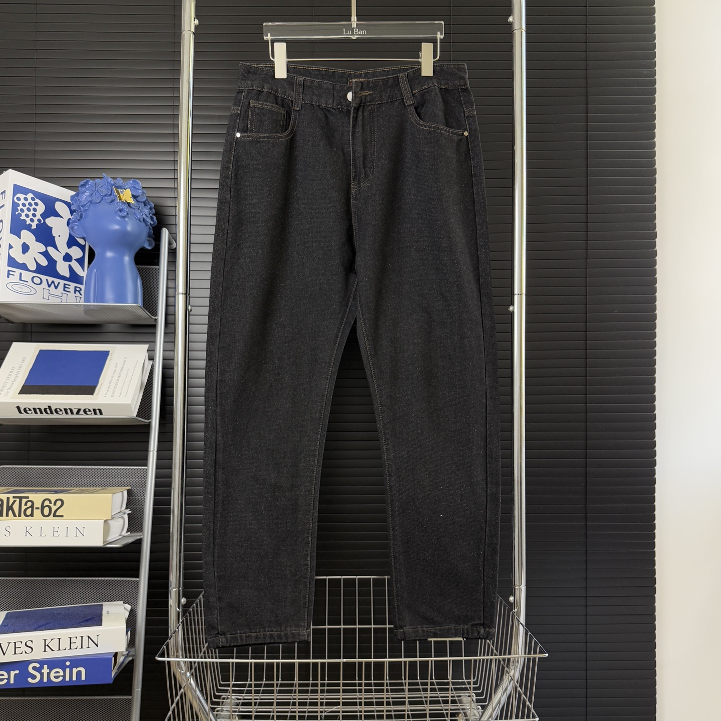 NO:431943,#677 (Arrived on the same day, in stock) Evisu Fu Shen small label printed jeans, same style for men and women, high elastic denim fabric, the latest model for heavy counters, a wave, absolutely private goods, the official website cabinet is on sale simultaneously, the back side prints feel three-dimensional and stylish, the workmanship quality, etc. No need to say much. The key point is the quality of this pants, brothers, please feel it when you receive the goods. You will definitely understand how powerful the things I have prepared for your brothers are!  !  Don't buy it now. When will you wait? Good goods must be recycled. Color picture color. Size M-XXL, jeans, alexander wang19860909#677（当天到货 现货现配） Evisu福神小标印花牛仔裤 男女同款 高弹牛仔面料 重磅专柜最新款 走一波 绝对私房牛货 官网柜子同步火爆在售 后侧发印花摸起来手感立体有型 做工品质之类 无需多言 重点是这款裤子的品质兄弟们收到货品感受一下 你一定会明白我给兄弟们准备的东西 究竟是多么的强大了！！ 此时不入手 更待何时 好货必须冲 颜色图片色 尺码 M-XXL,,jeans,alexander wang,Men's clothing