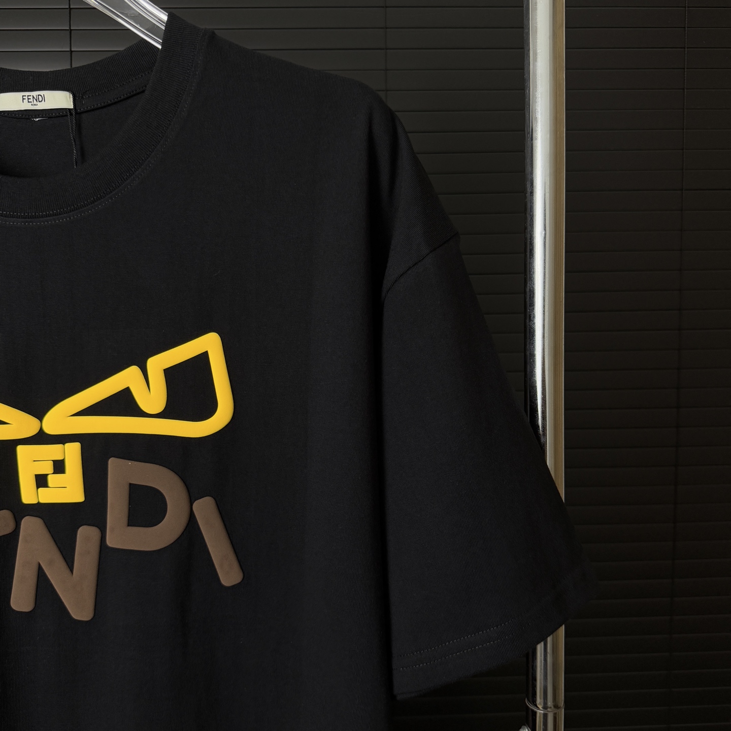 Fendi FENDI/芬迪植绒立体字母LOGO圆领短袖T恤
