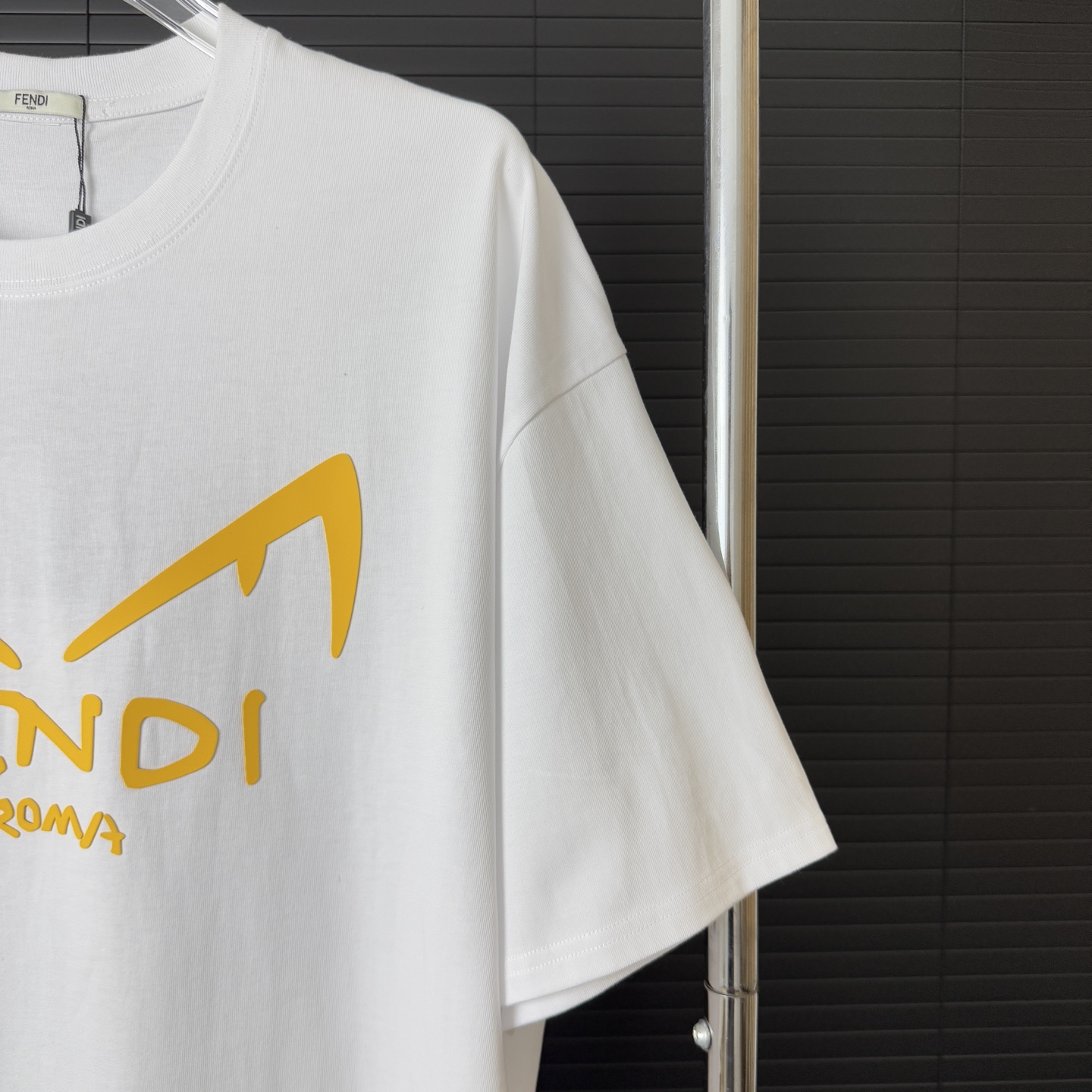 Fendi FENDI/芬迪立体胶印字母LOGO圆领短袖T恤