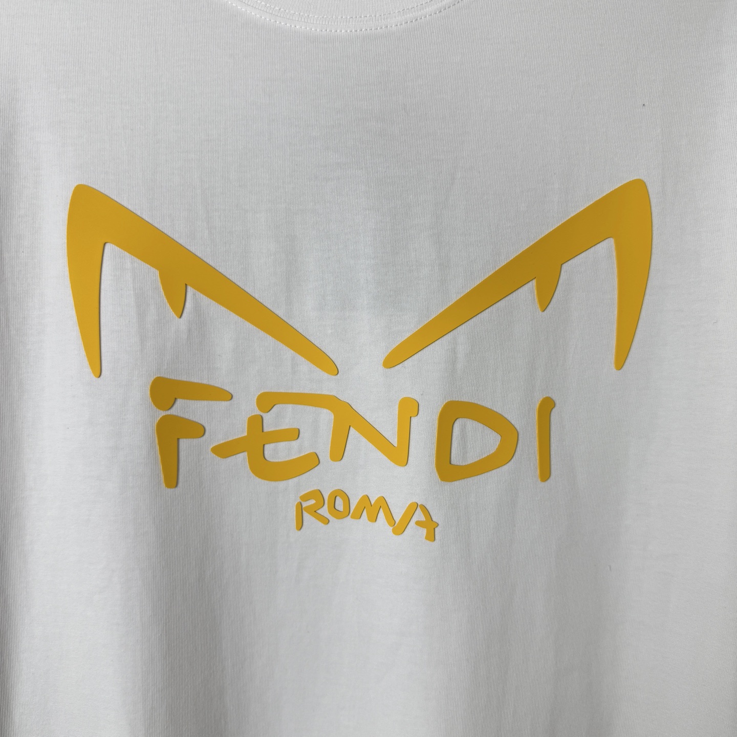 Fendi FENDI/芬迪立体胶印字母LOGO圆领短袖T恤