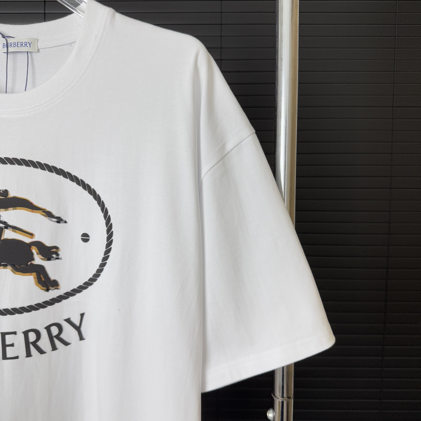 Burberry BURBERRY/巴宝莉 贴布发泡绒面战马 字母LOGO圆领短袖T恤