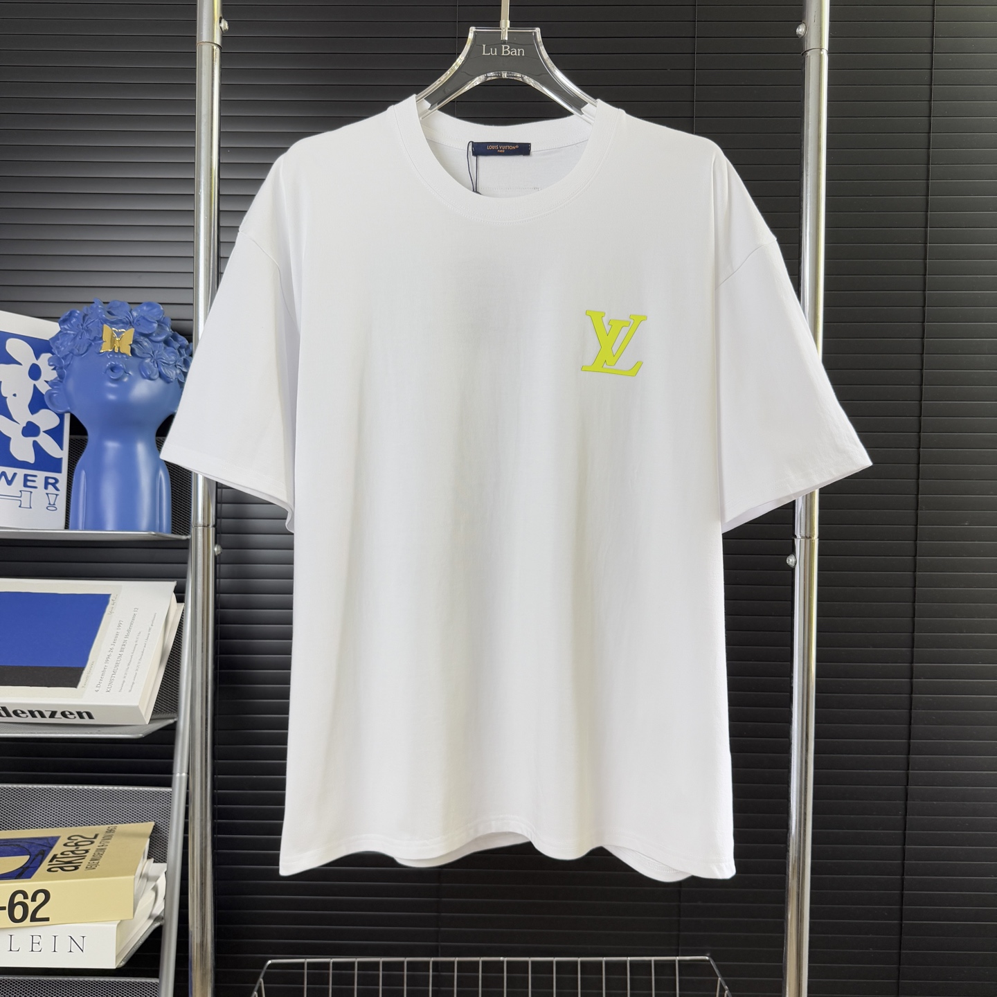 P80 A210 (Reposición a largo plazo, llegada al día siguiente) LV / Louis Vuitton Camiseta de manga corta con cuello red…