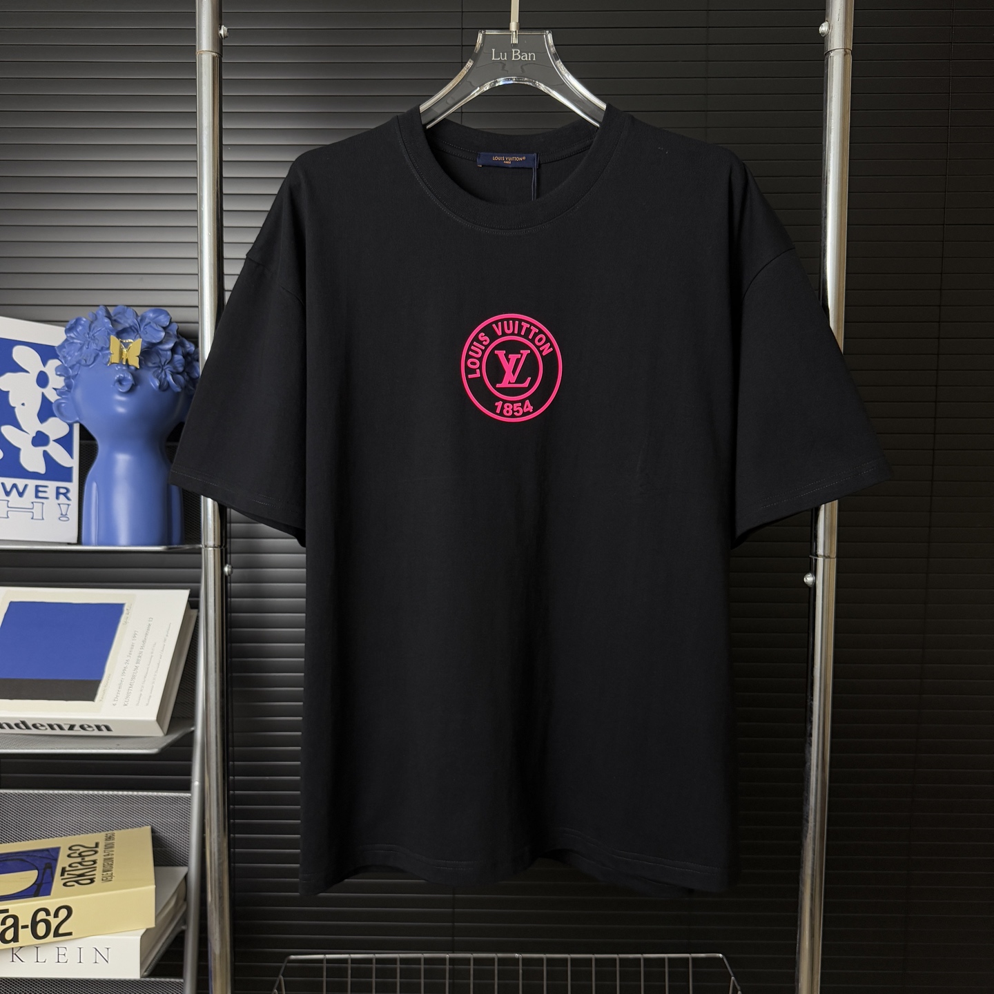 P80 A215 (Reposición a largo plazo, llegada al día siguiente) LV / Louis Vuitton camiseta de manga corta con estampado …