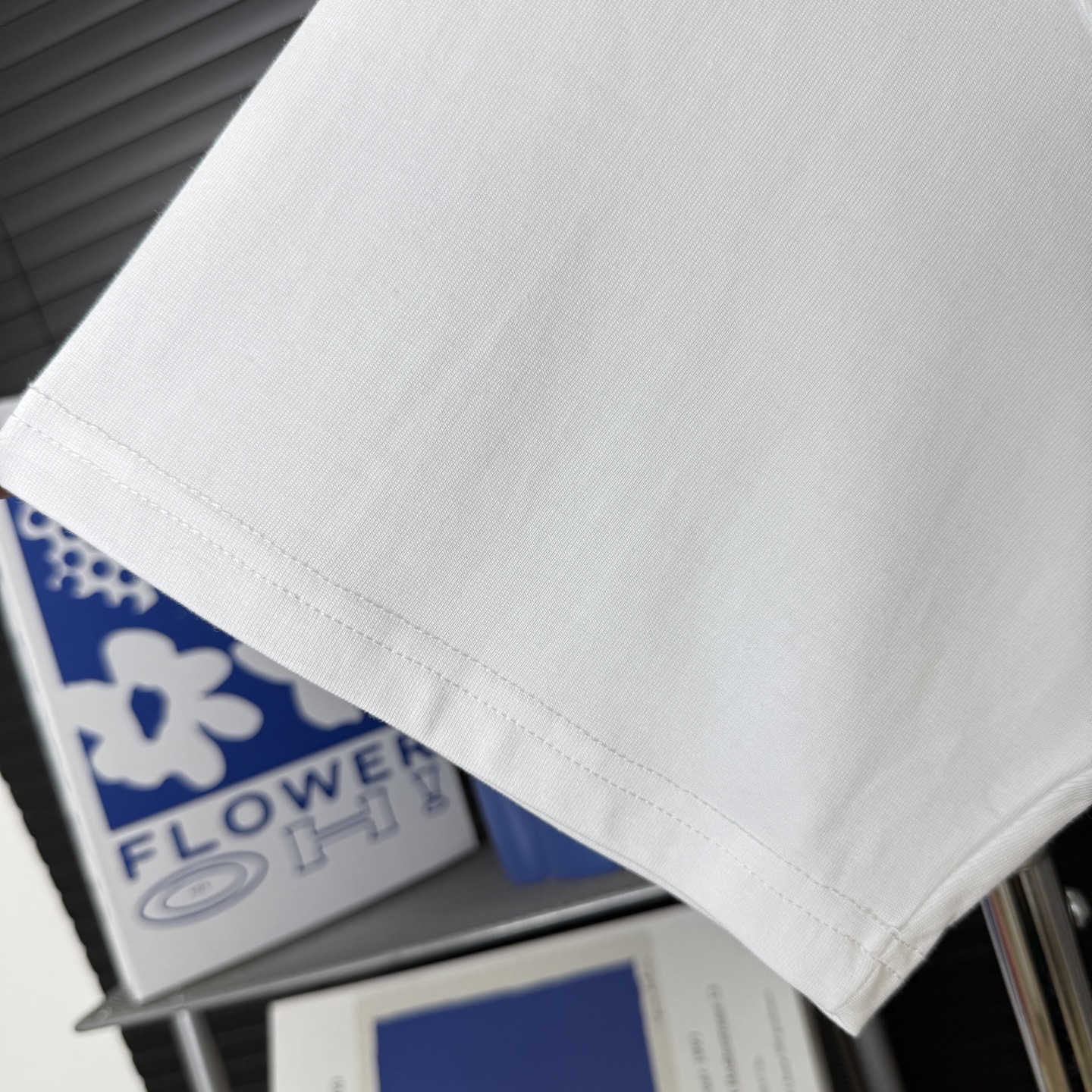 Loewe LOEWE/罗意威 立体凹凸褶皱发泡 字母LOGO圆领短袖T恤