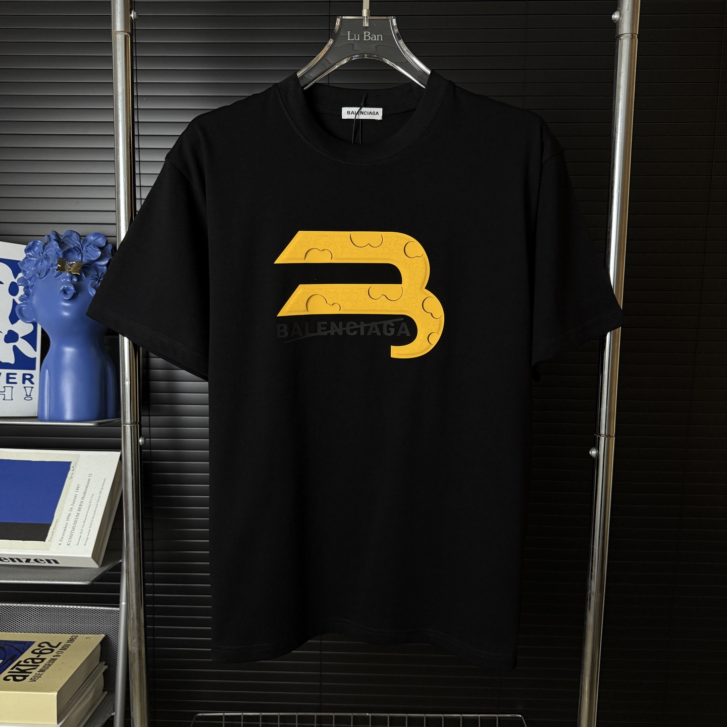 P85 A310 (reabastecimiento regular, llega al día siguiente) BALENCIAGA/París Balenciaga camiseta de manga corta con cue…