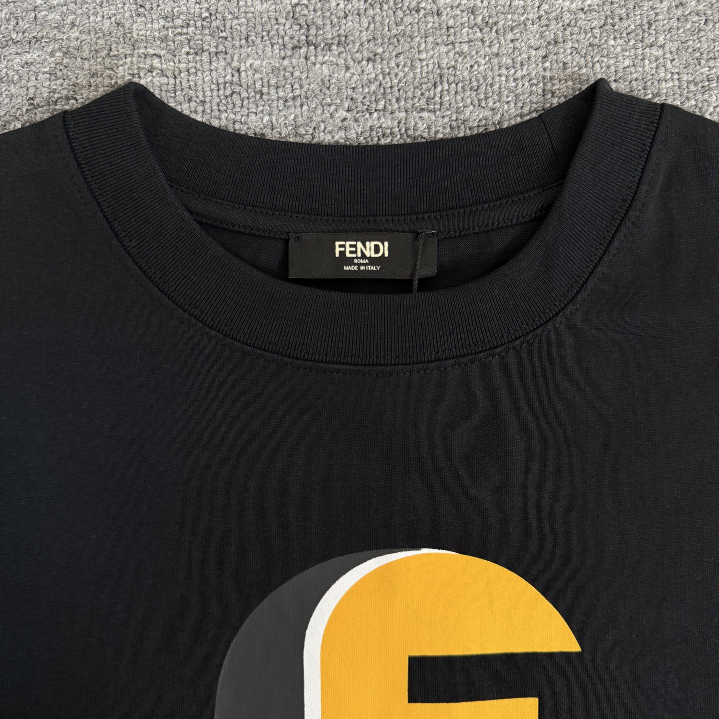 Fendi FENDI/芬迪 高品质320克圆领短袖T恤