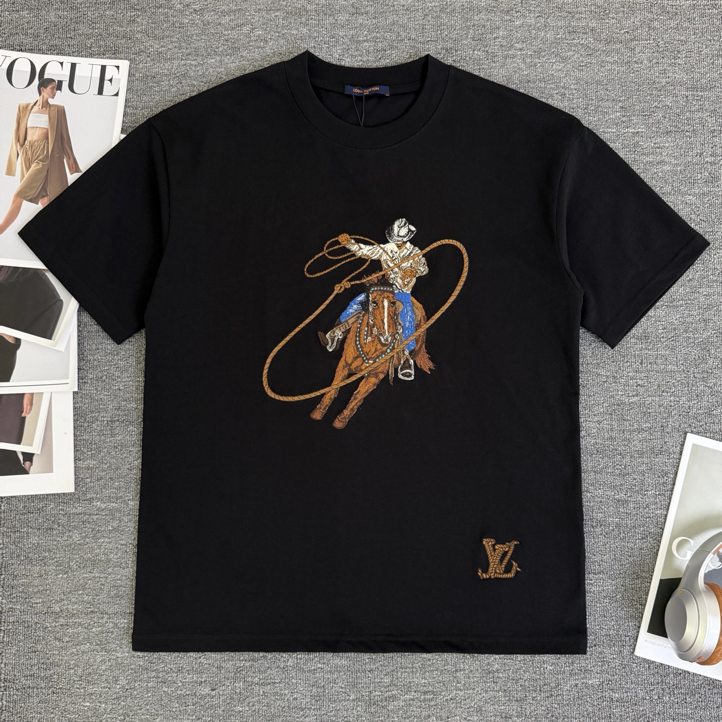 P95 A662 (Llegó el mismo día, disponible en stock) Louis Vuitton/Louis Vuitton Camiseta de manga corta con cuello redon…