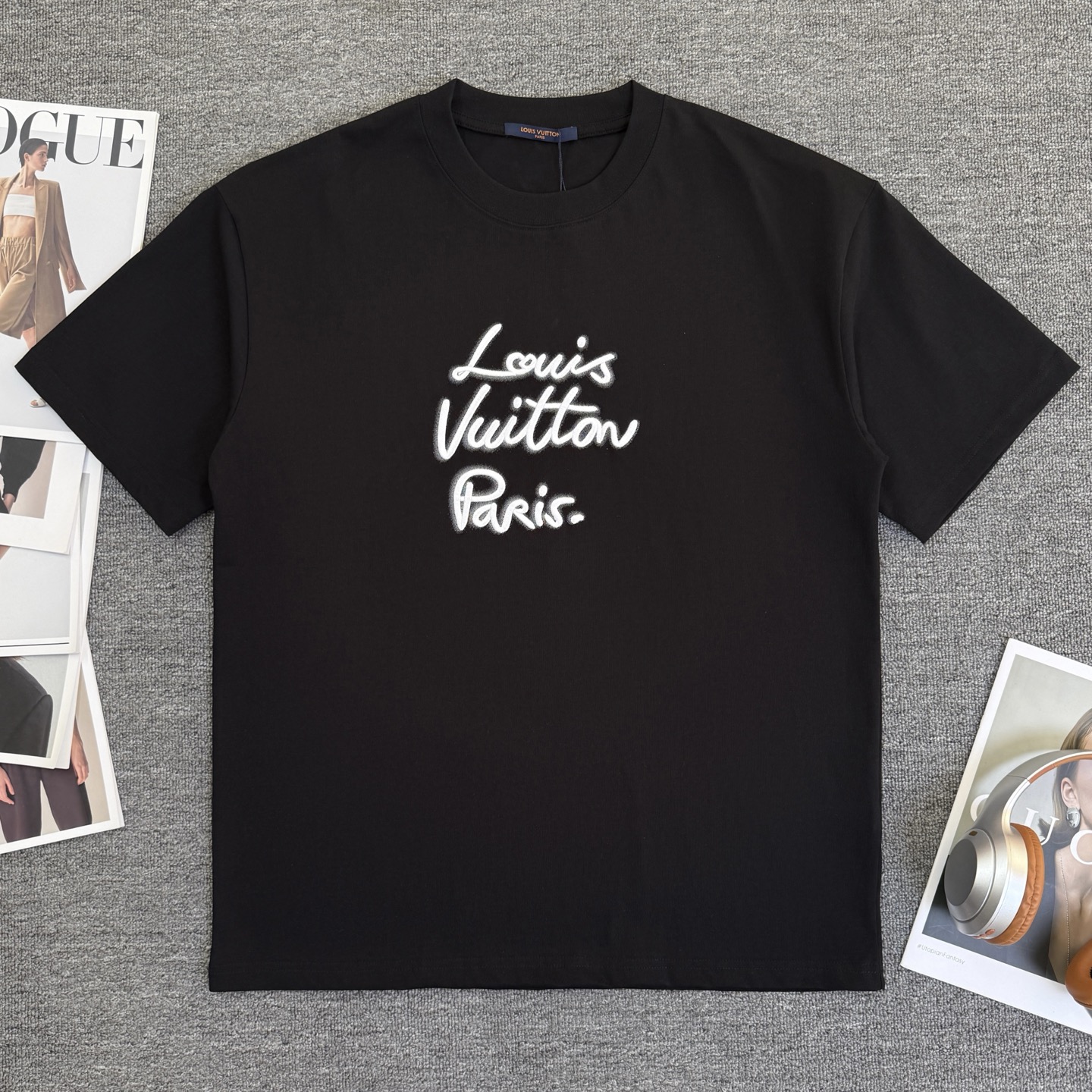 P85 A674 (Llegó el mismo día, disponible en stock) Louis Vuitton/Louis Vuitton Camiseta de manga corta con cuello redon…