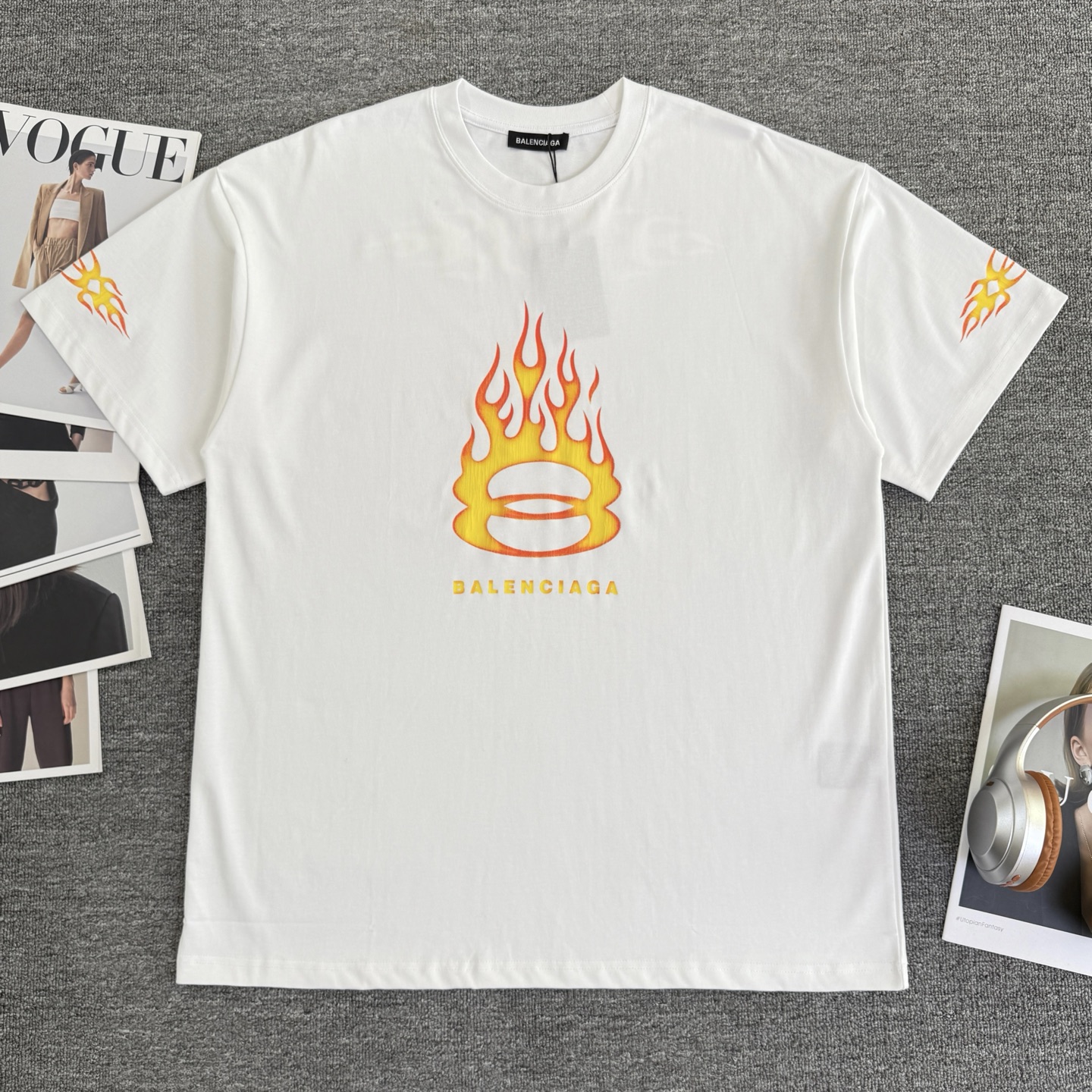 P90 A688 (llegada el mismo día, stock disponible y configuración actual) BALENCIAGA/Paris Balenciaga Camiseta de manga …