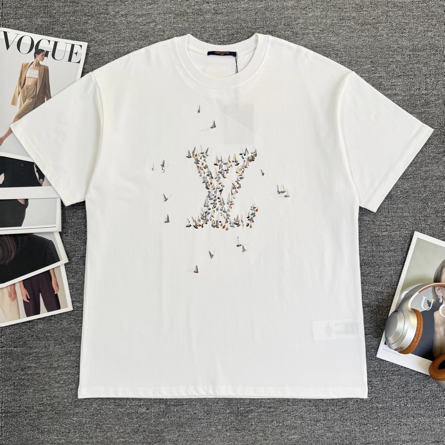P95 A728 (Llegó el mismo día, disponible en stock) Louis Vuitton/Louis Vuitton Camiseta de manga corta con cuello redon…