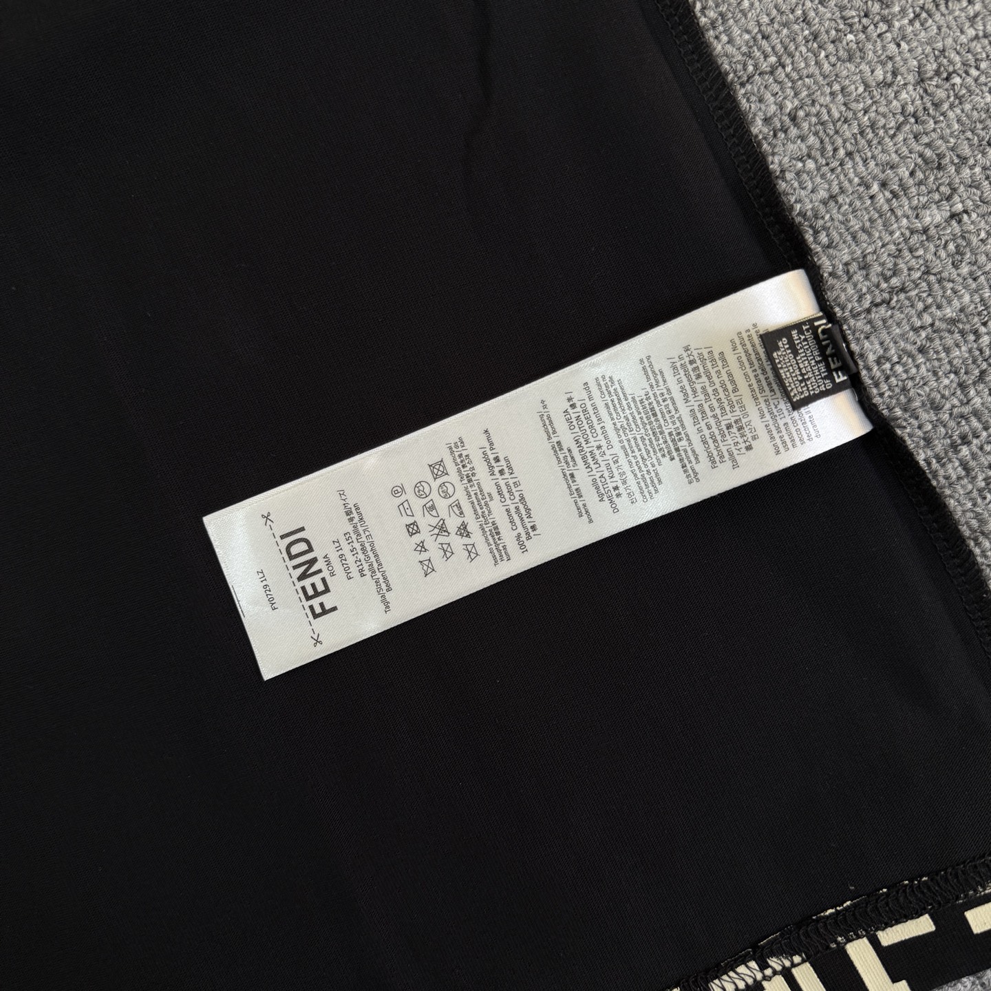 Fendi FENDI/芬迪 高品质320克圆领短袖T恤