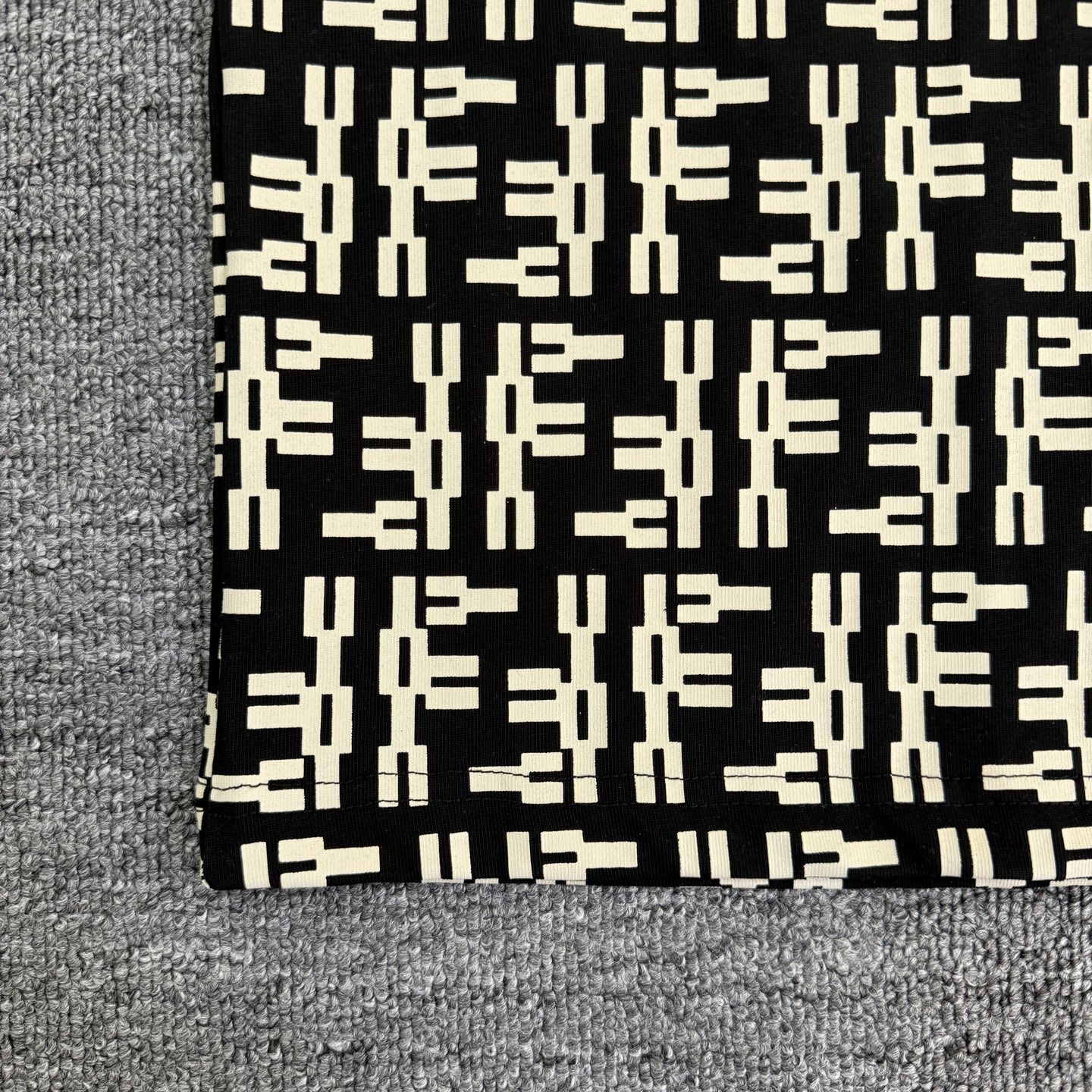 Fendi FENDI/芬迪 高品质320克圆领短袖T恤
