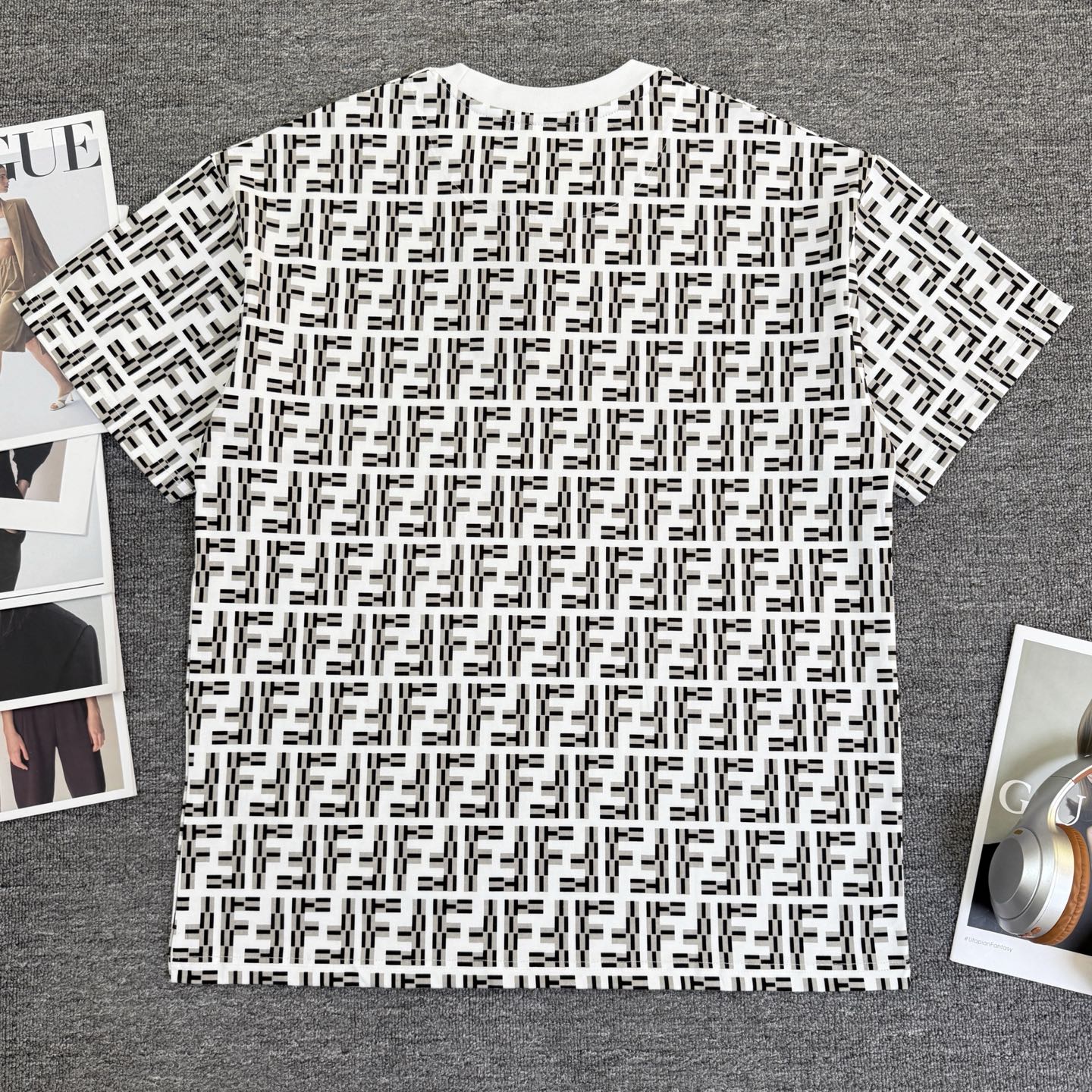 Fendi FENDI/芬迪 高品质320克圆领短袖T恤