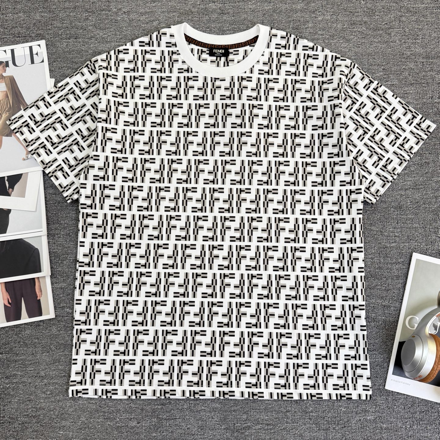 Fendi FENDI/芬迪 高品质320克圆领短袖T恤