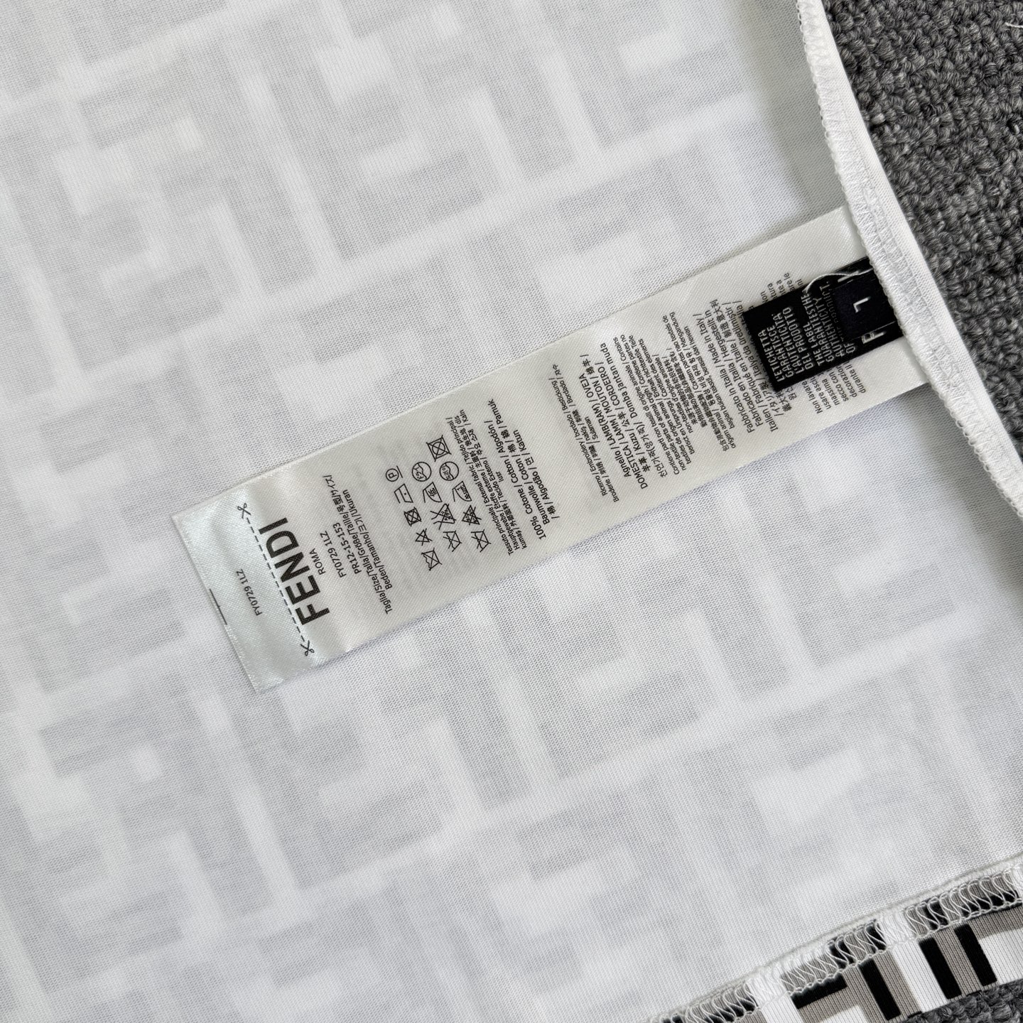 Fendi FENDI/芬迪 高品质320克圆领短袖T恤